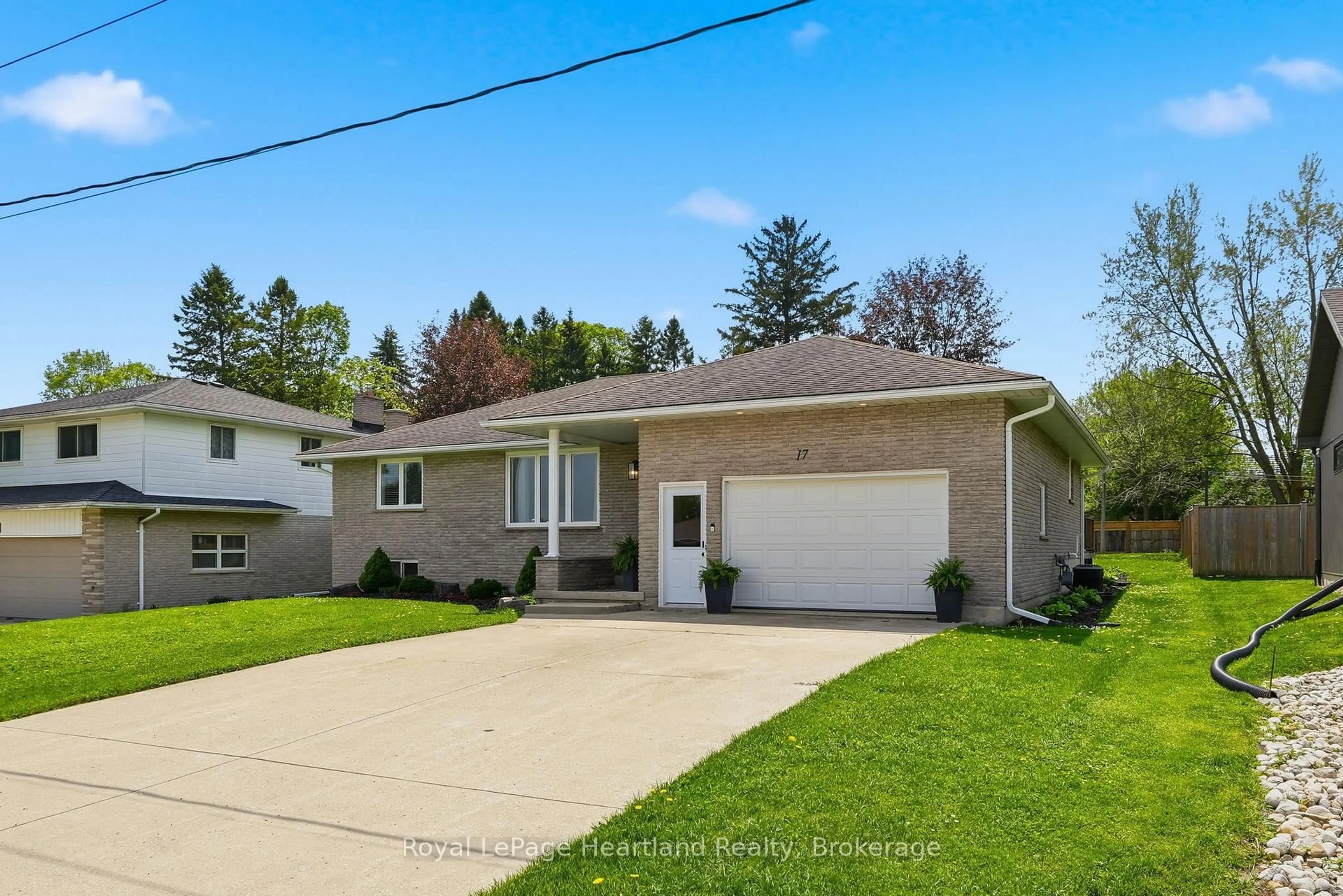 Home with vinyl exterior material, street for 17 Brown St, Minto Ontario N0G 1M0