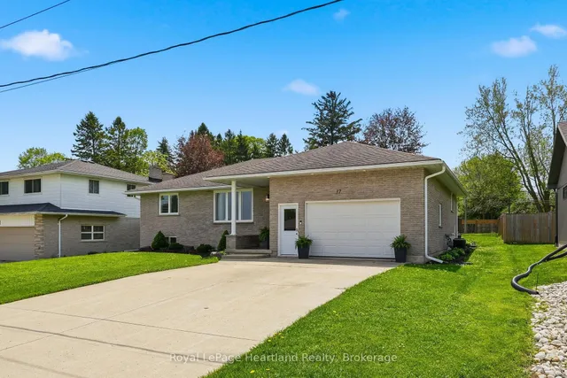 17 Brown St, Minto 2