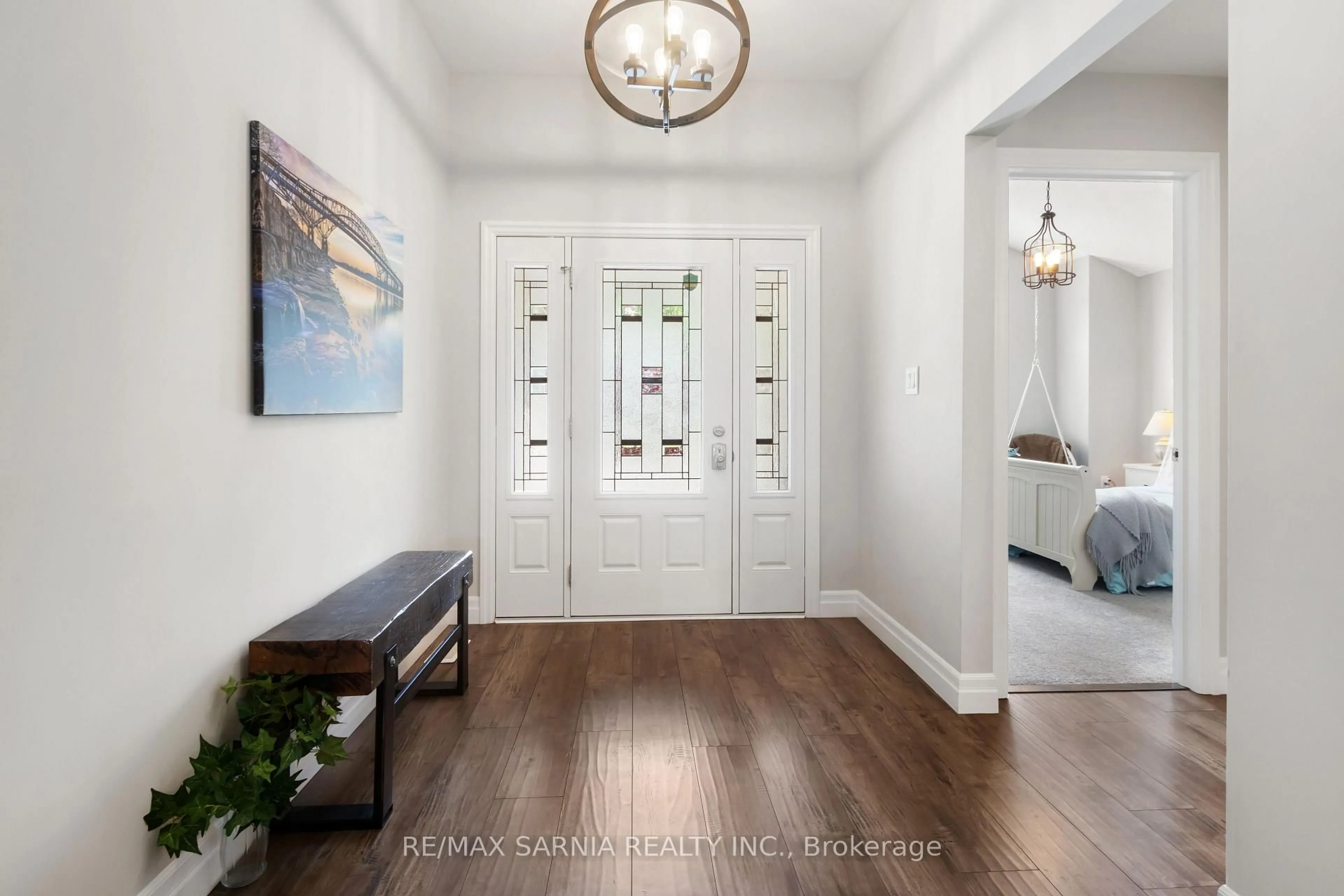 Indoor entryway for 300 Lexington Blvd, St. Clair Ontario N0N 1G0