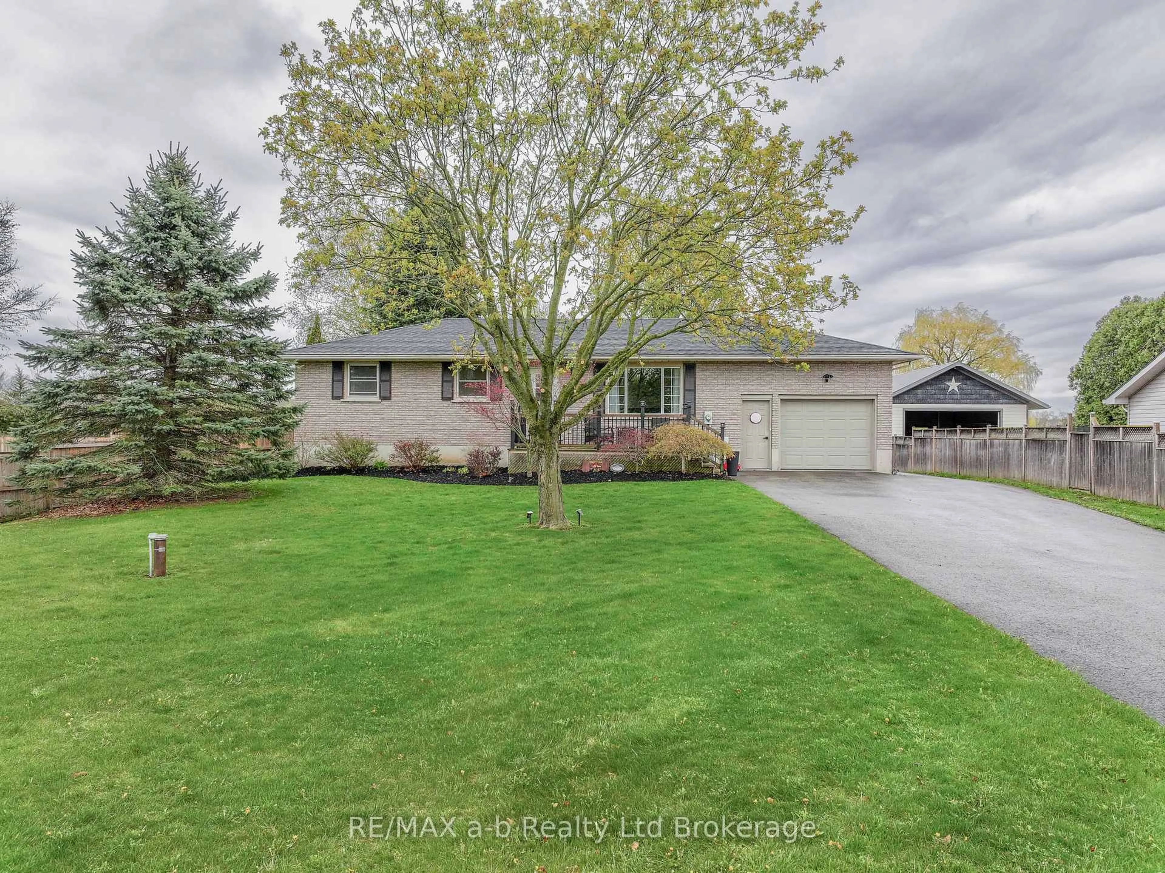 A pic from outside/outdoor area/front of a property/back of a property/a pic from drone, street for 57185 Eden Line, Bayham Ontario N0J 1H0