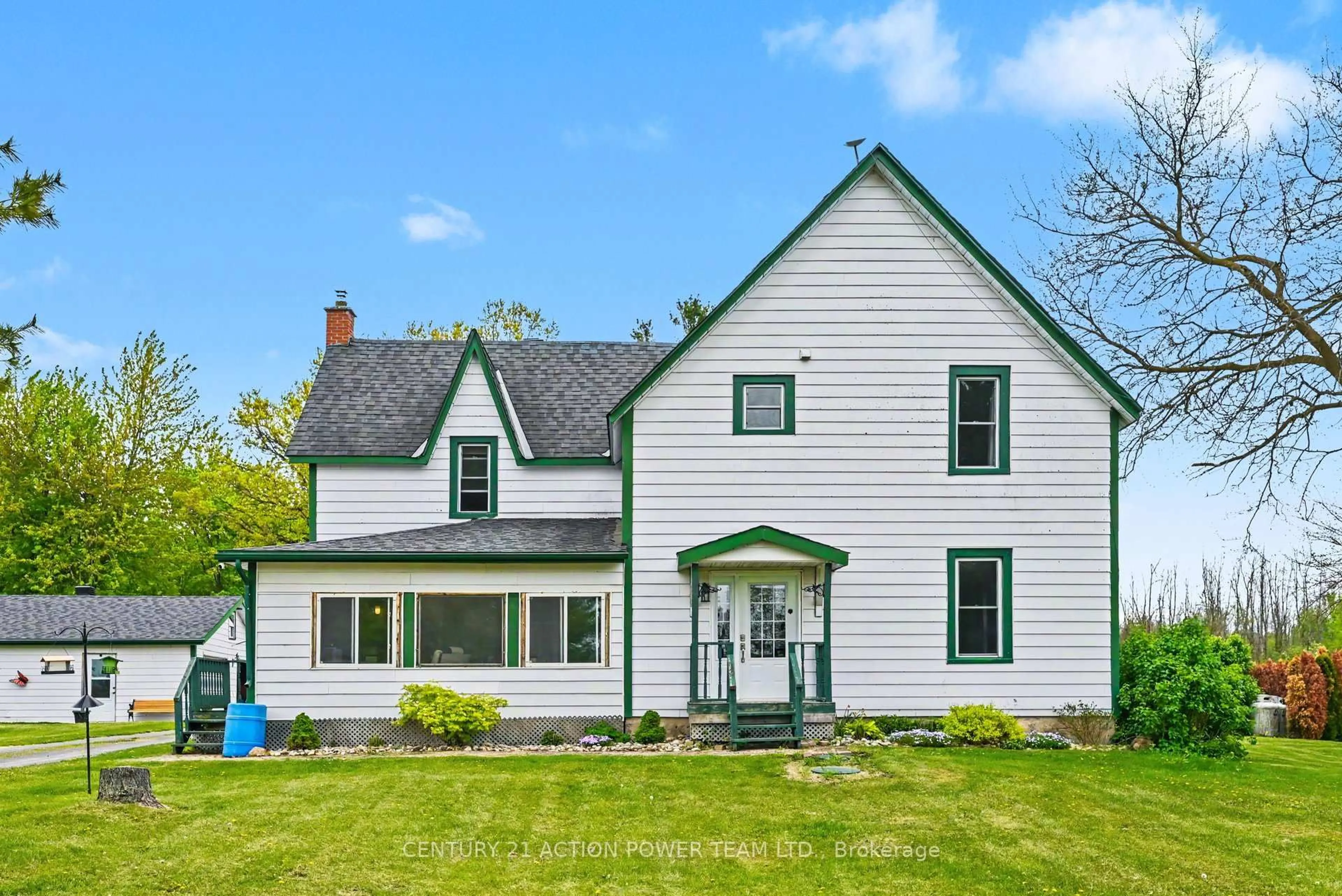 Home with vinyl exterior material, street for 17670 County Road 18 Rd, South Stormont Ontario K0C 1S0