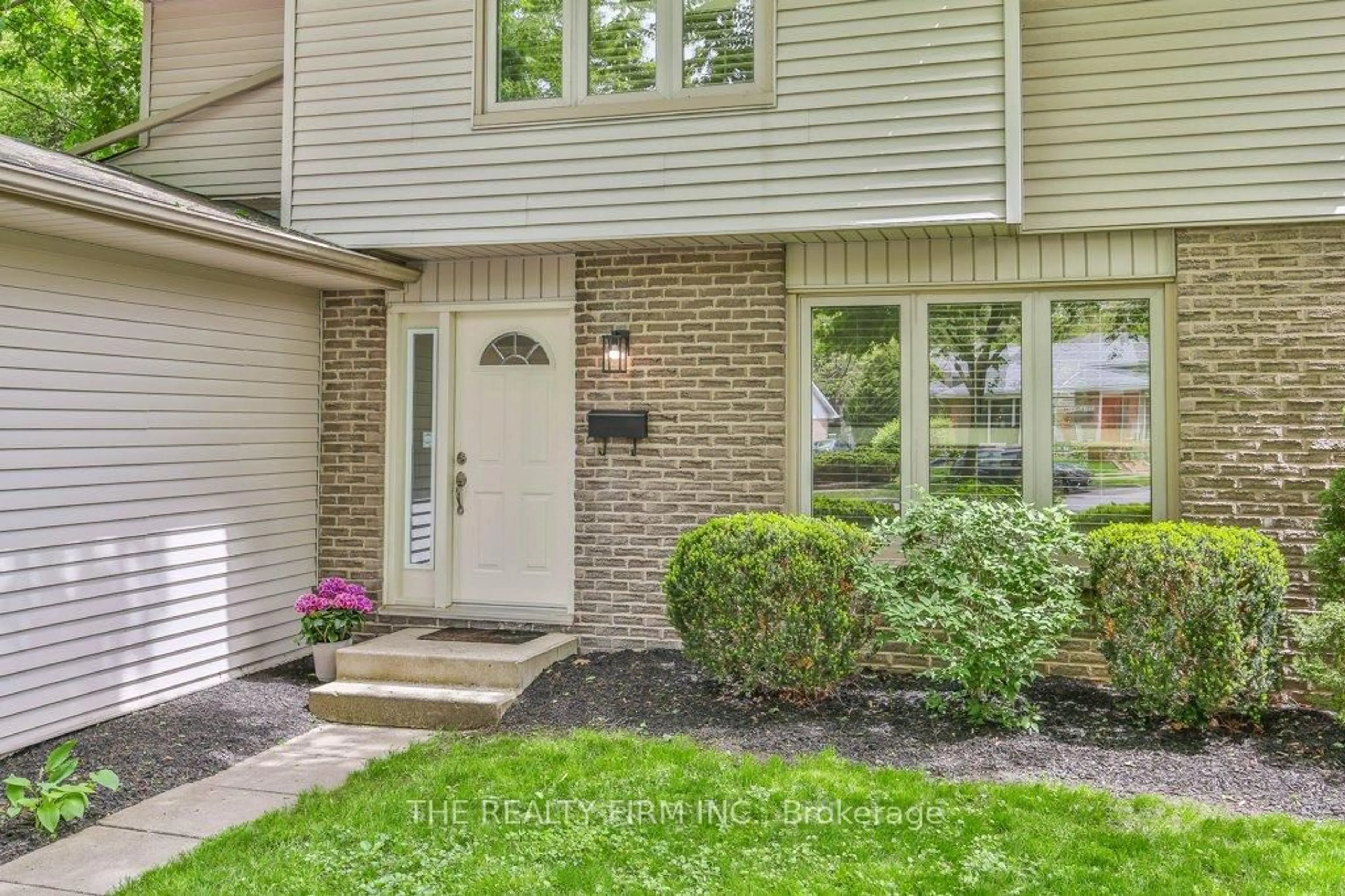 Unknown for 1584 ALDERSBROOK Rd, London North Ontario N6G 2Z3