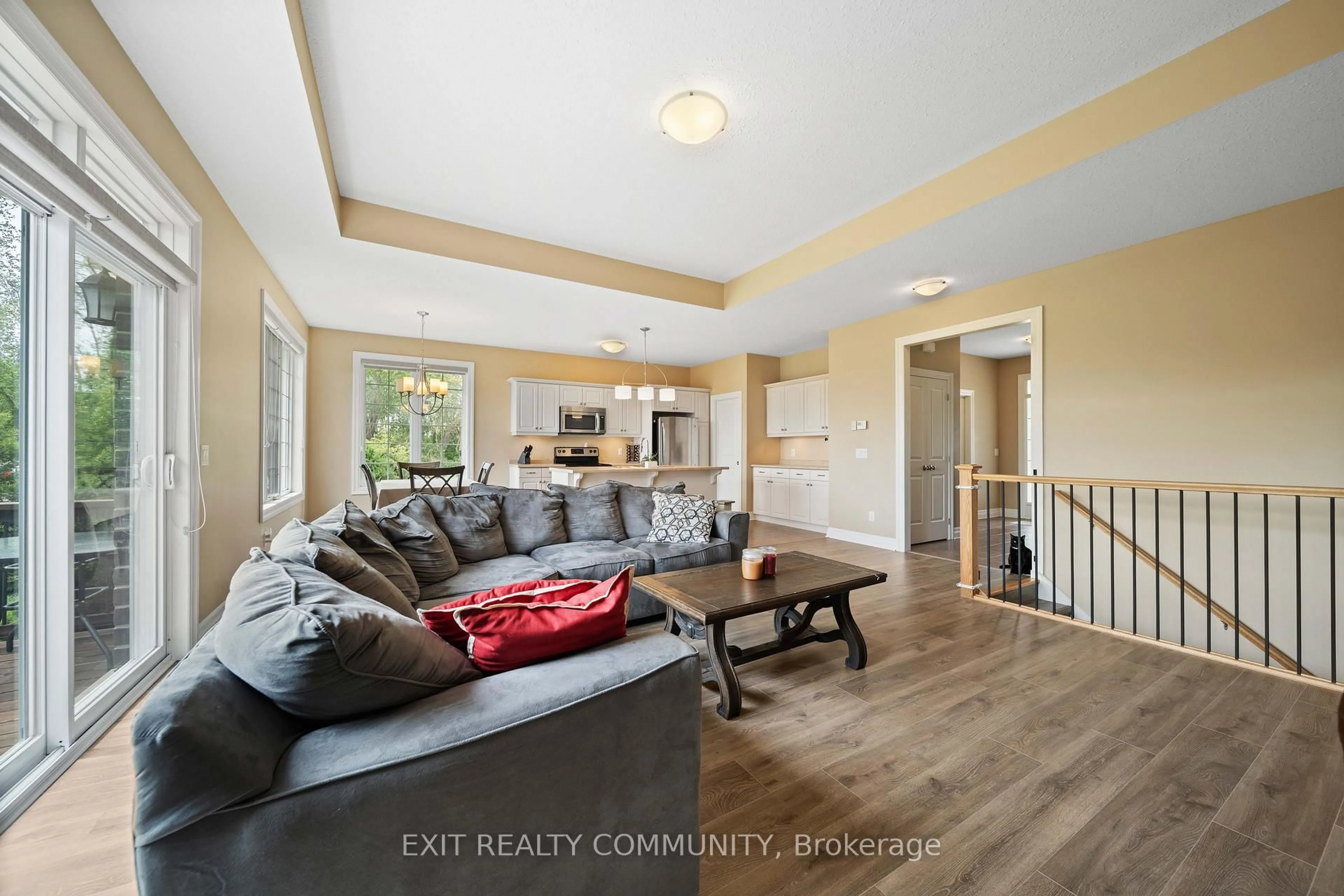 Open concept kitchen, unknown for 598 Bennett Cres, Strathroy-Caradoc Ontario N0L 1W0