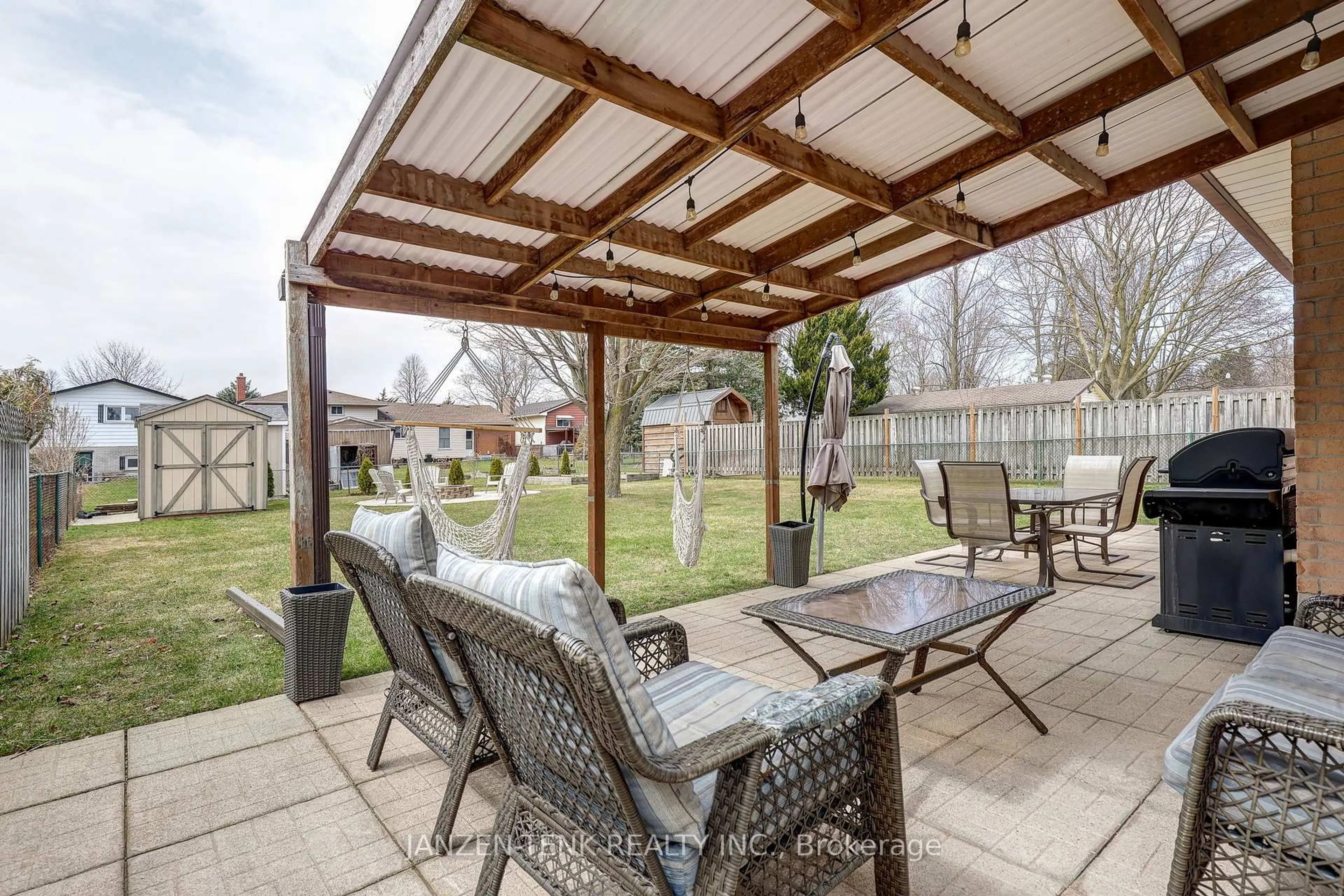 Patio, street for 24 Centennial Ave, Aylmer Ontario N5H 2X2