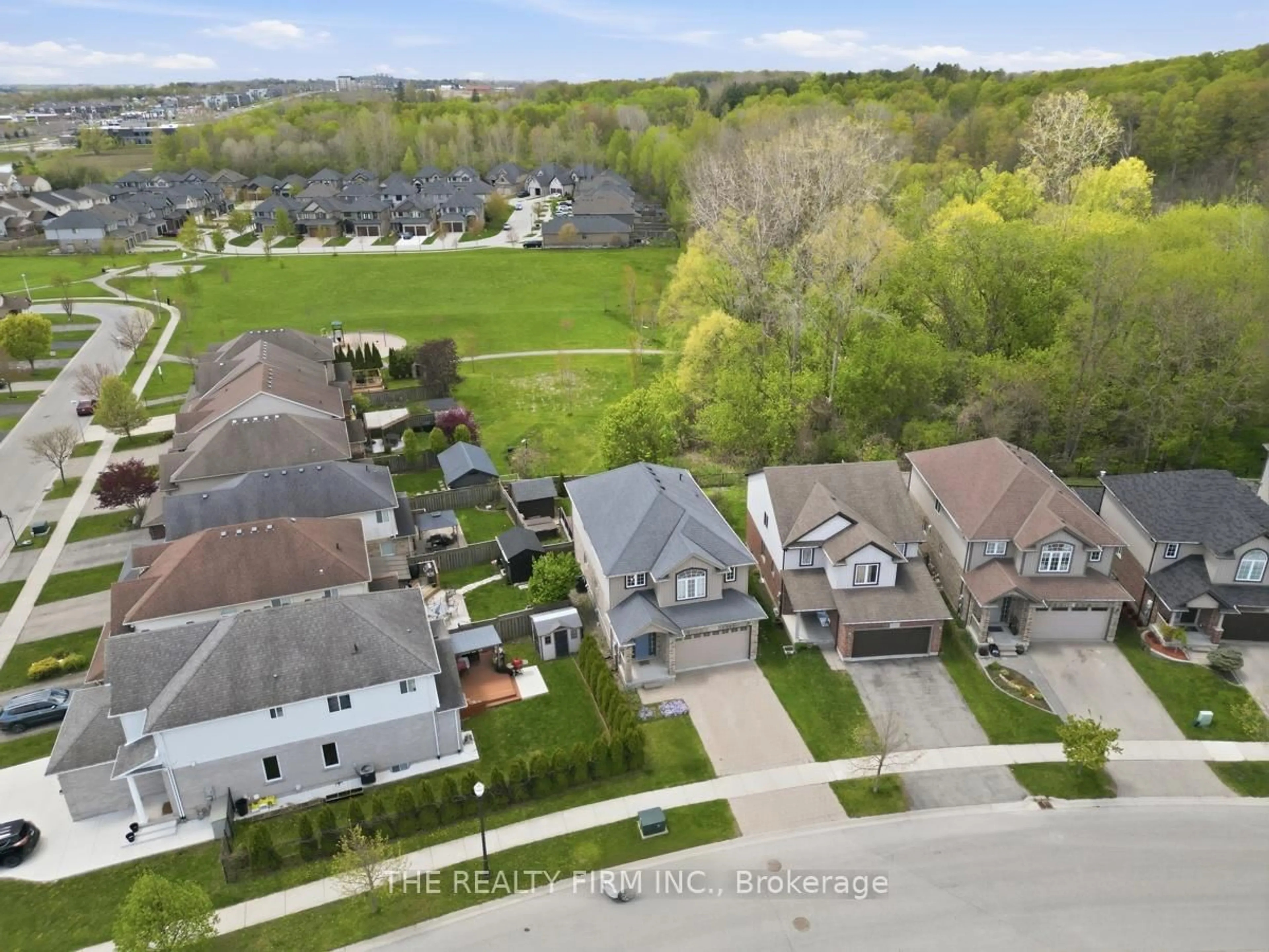 A pic from outside/outdoor area/front of a property/back of a property/a pic from drone, street for 2019 Springridge Dr, London North Ontario N5X 0H1