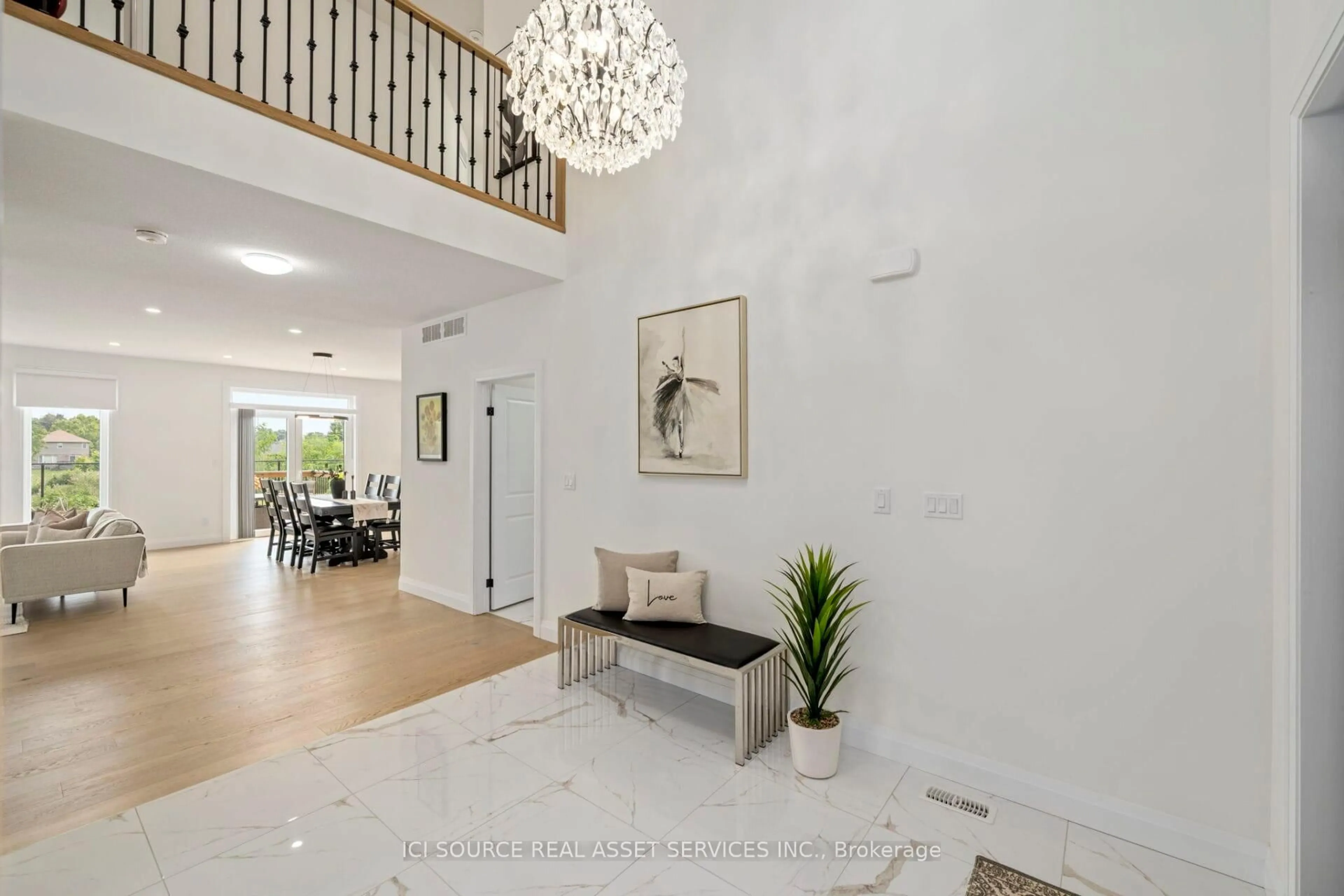 Indoor entryway for 2363 Bakervilla St, London South Ontario N6P 0H4