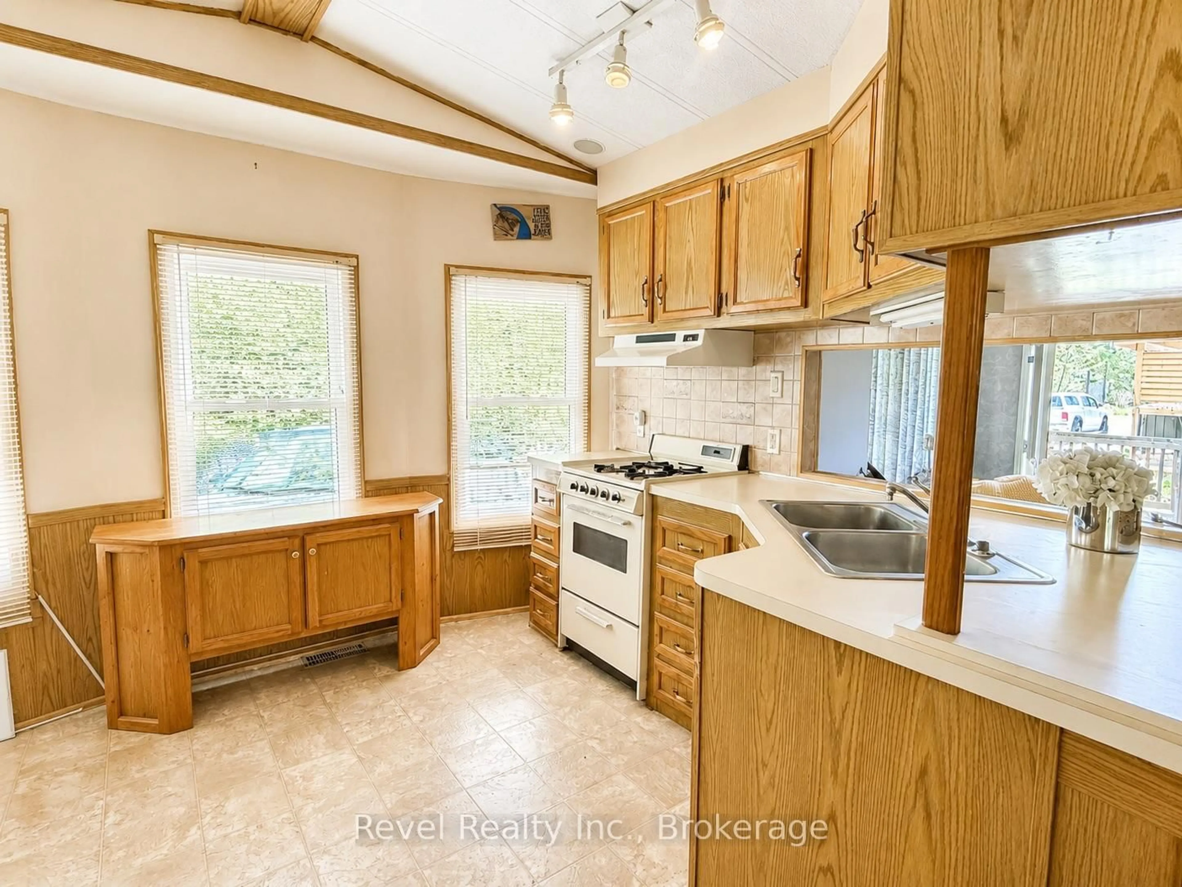 Standard kitchen, ceramic/tile floor for 1802 county road 121 Rd #308, Kawartha Lakes Ontario K0M 1N0