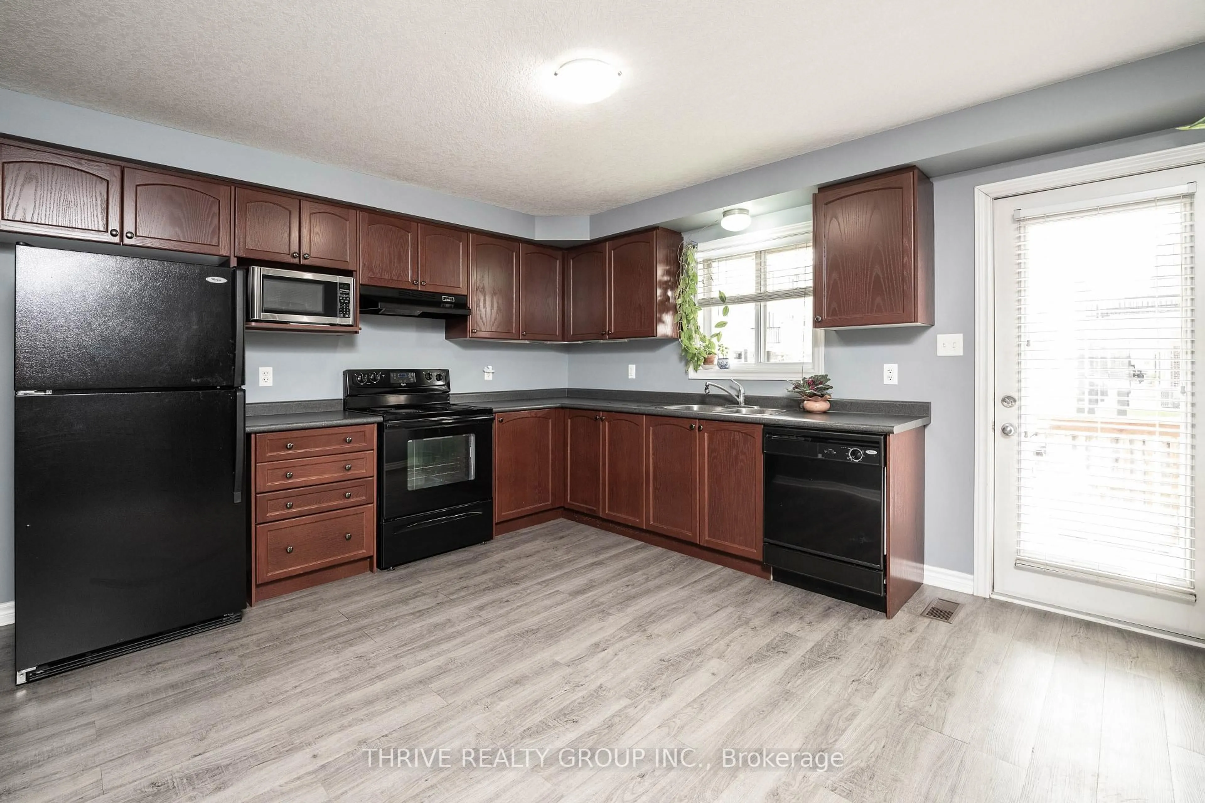 Standard kitchen, unknown for 3320 Meadowgate Blvd #30, London South Ontario N6M 0A7