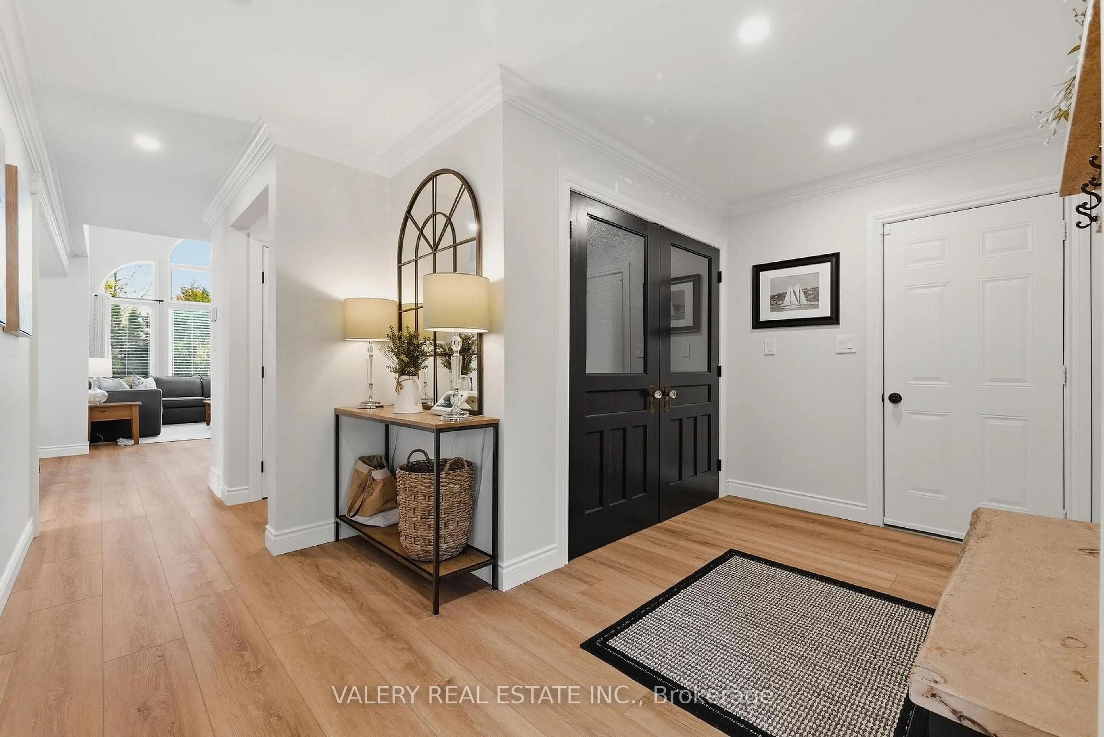 Indoor entryway for 267 Percheron Crt, Waterloo Ontario N2K 3T4