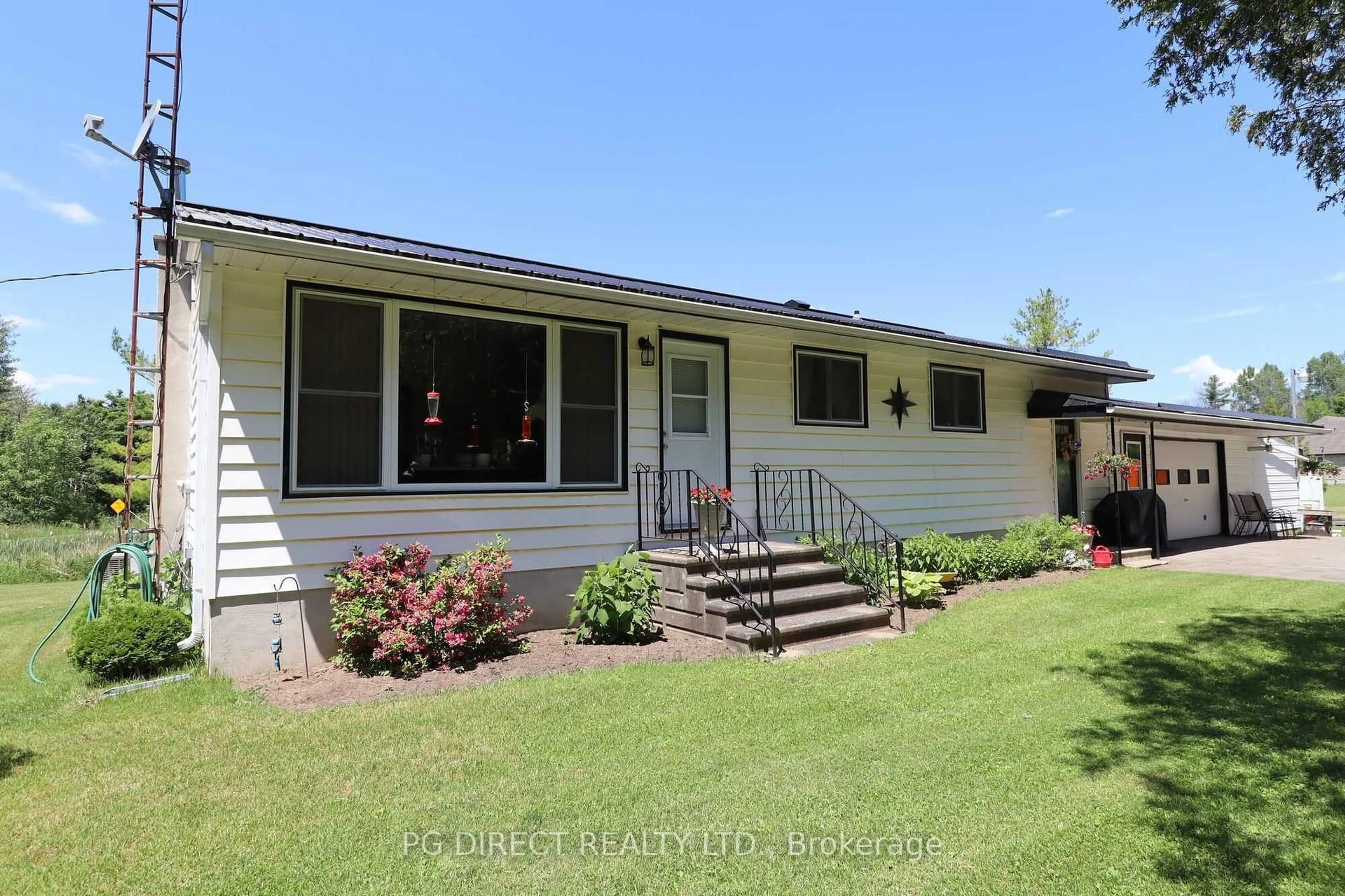 Home with vinyl exterior material, street for 3602 Maple Ave, Augusta Ontario K0E 1T0