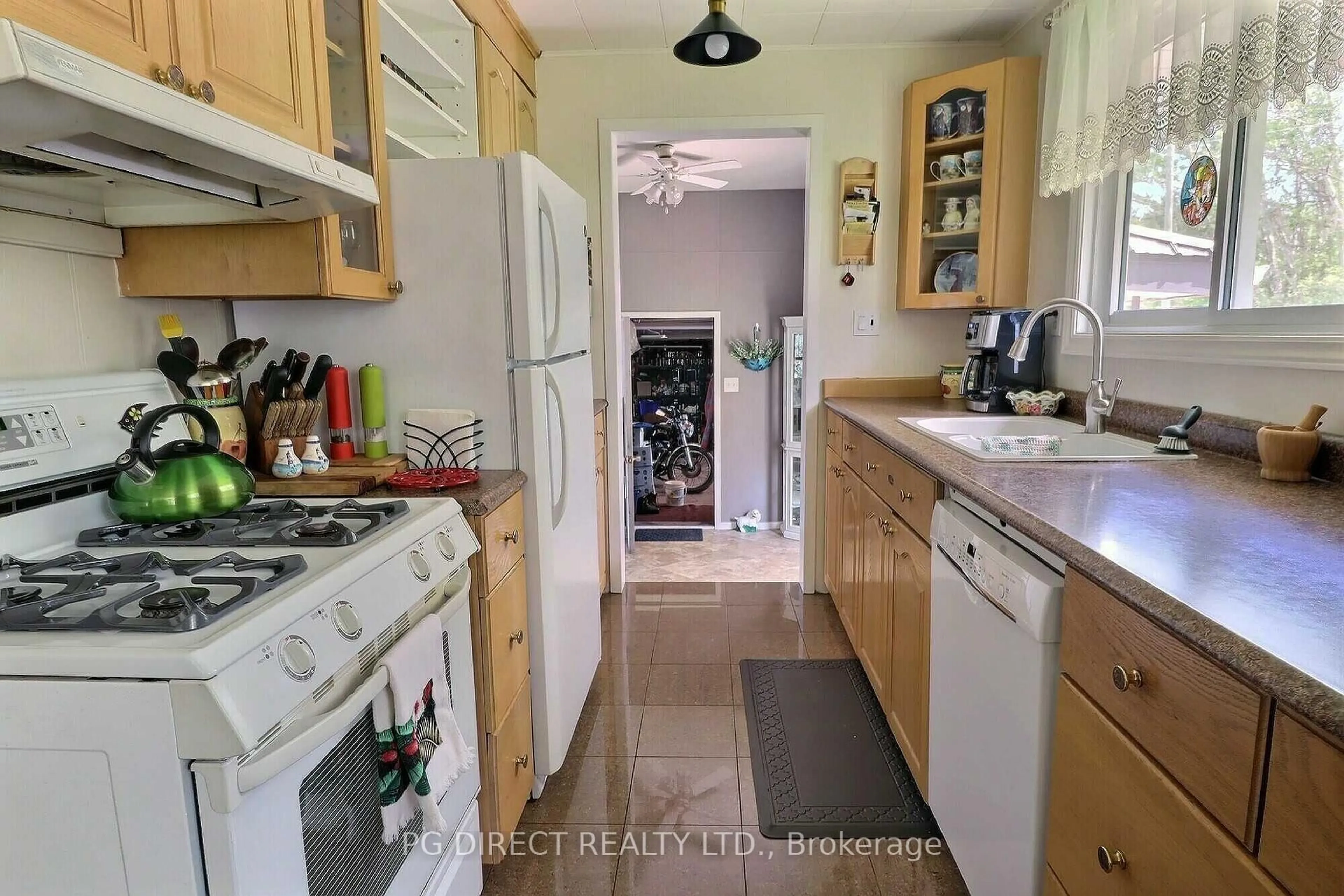 Standard kitchen, ceramic/tile floor for 3602 Maple Ave, Augusta Ontario K0E 1T0