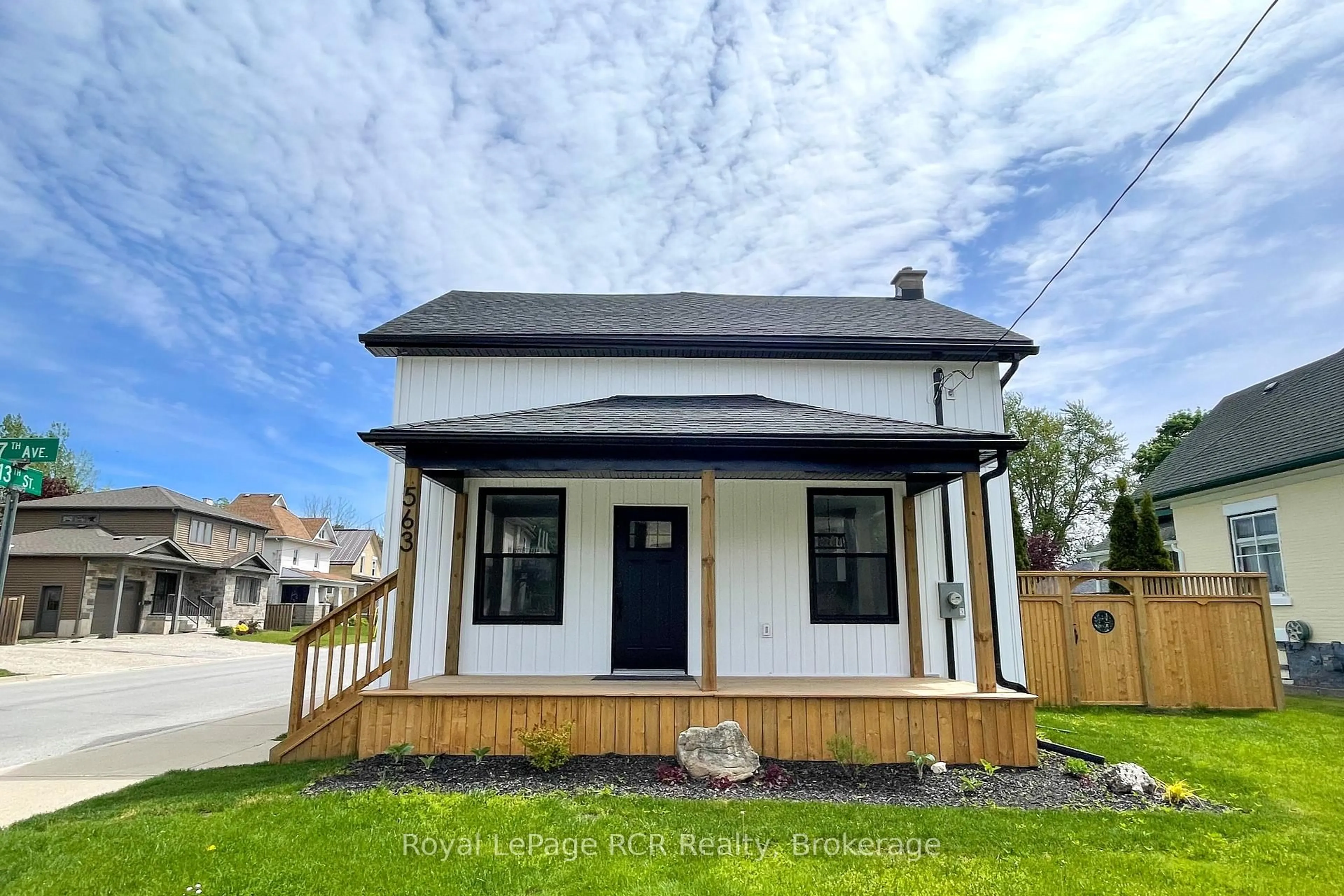 Home with vinyl exterior material, street for 563 7th Ave, Hanover Ontario N4N 2J8