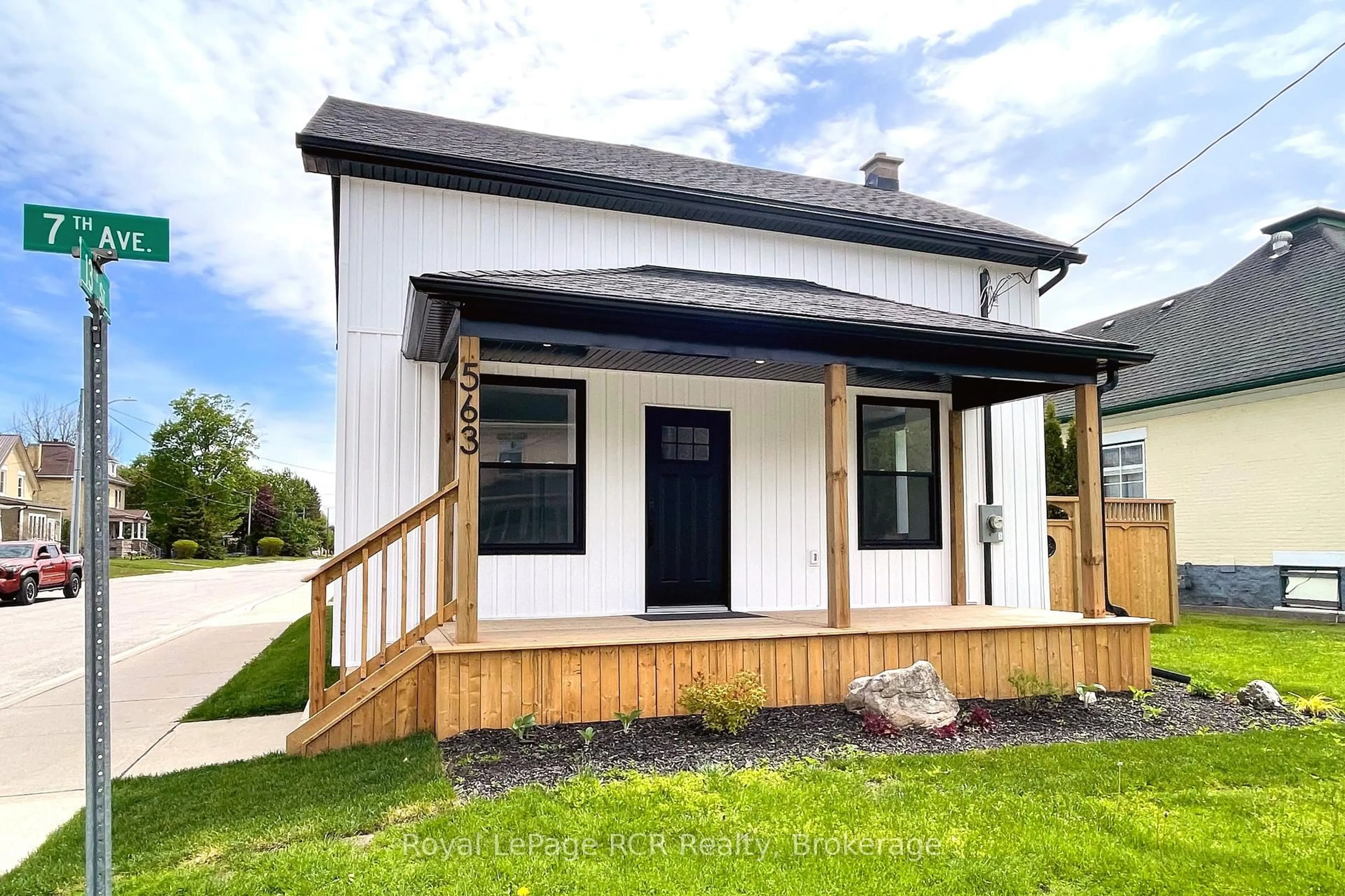 Unknown for 563 7th Ave, Hanover Ontario N4N 2J8