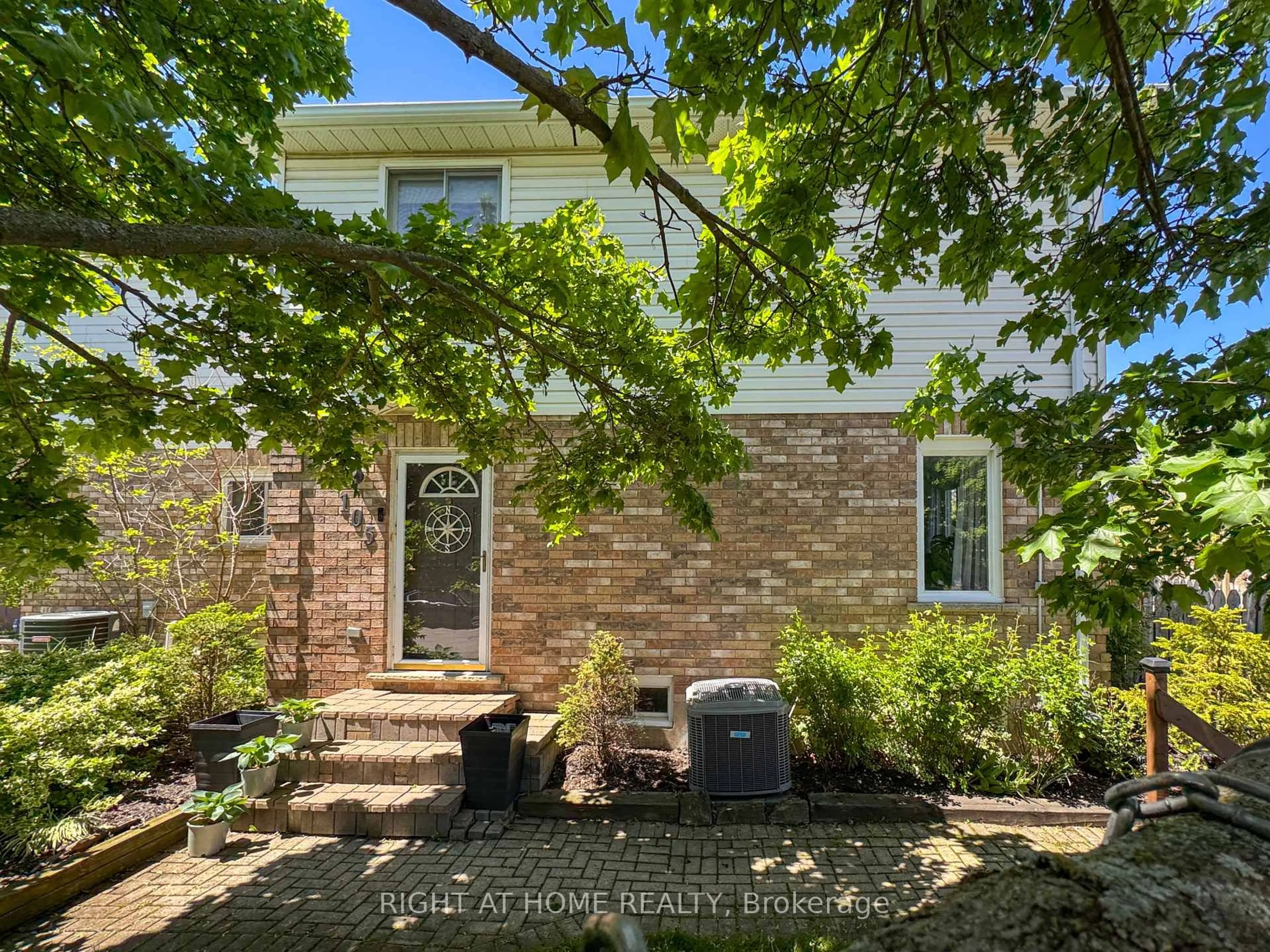 Unknown for 105 Summers Dr, Thorold Ontario L2V 5A1