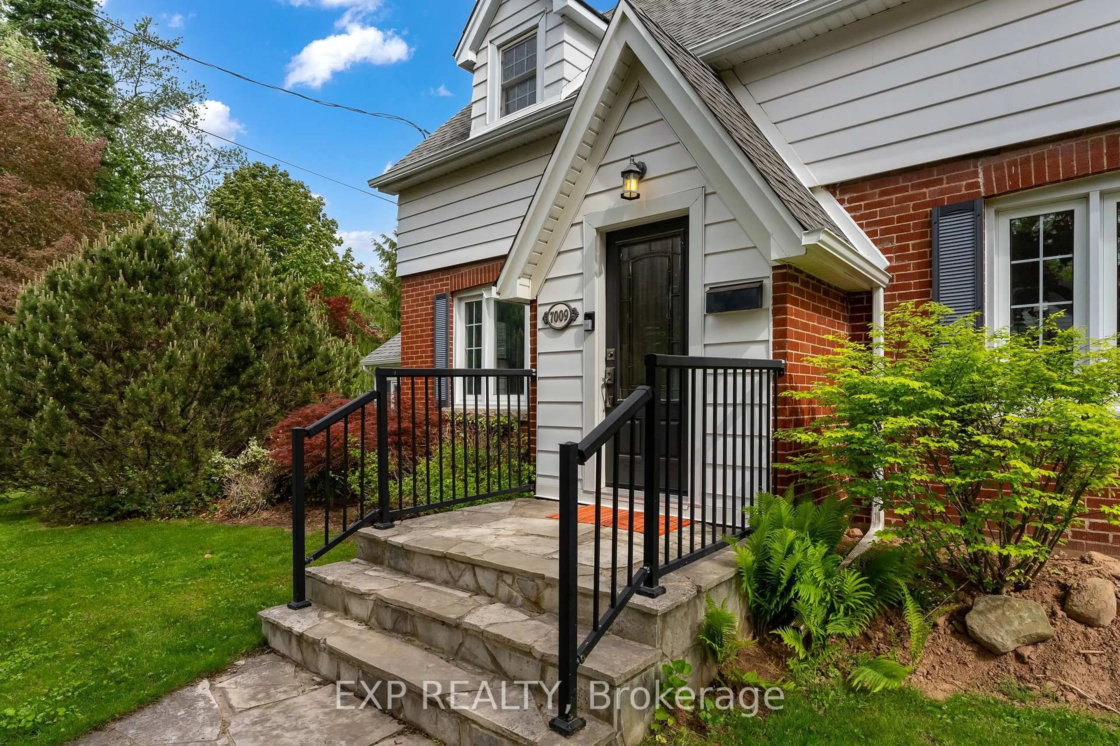 Home with brick exterior material, street for 7009 High St, Niagara Falls Ontario L2G 1P1