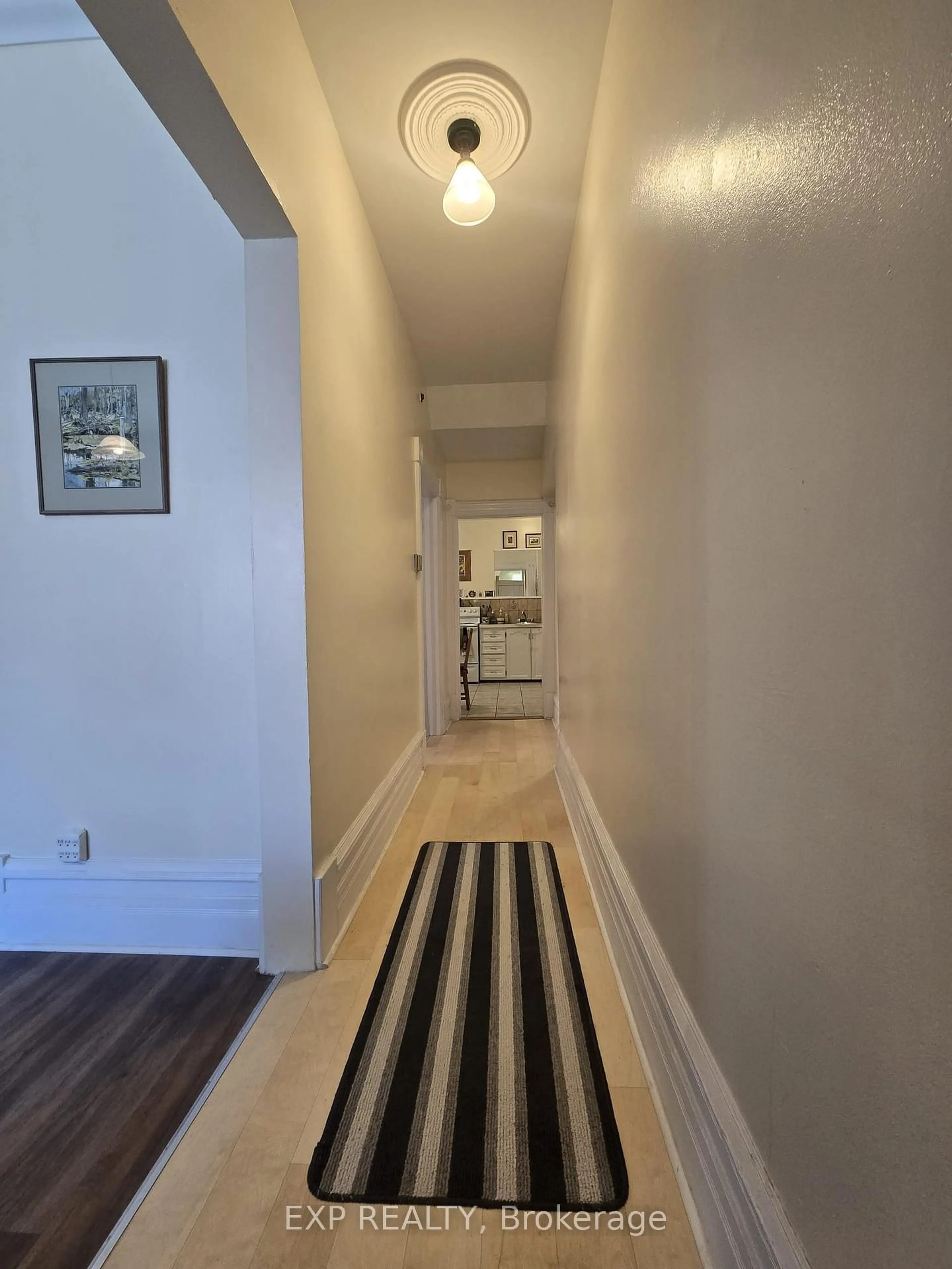 Unknown for 356 Gilmour St, Ottawa Ontario K2P 0R3
