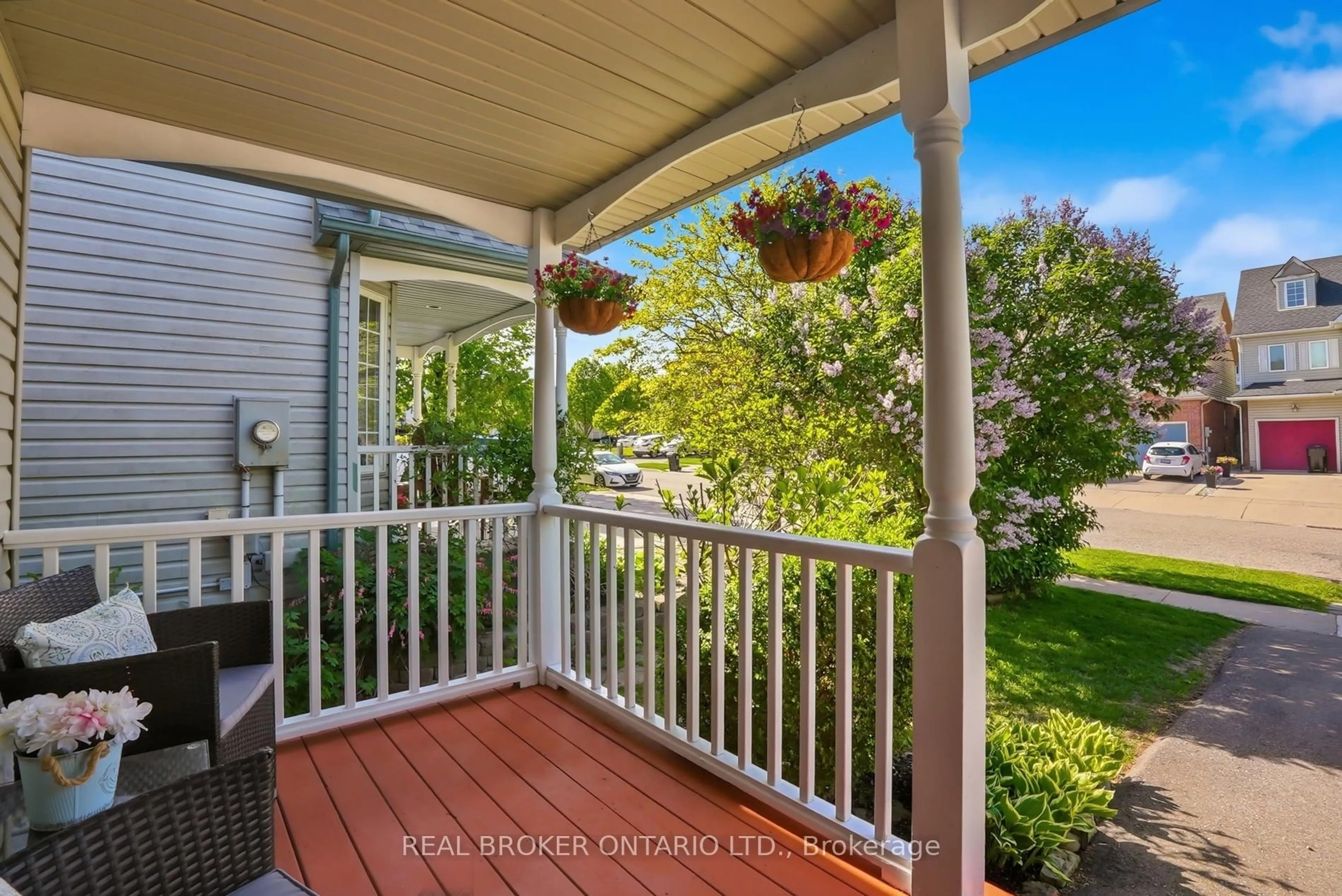 Patio, water/lake/river/ocean view for 136 Marcy Cres, Cambridge Ontario N3C 4H6