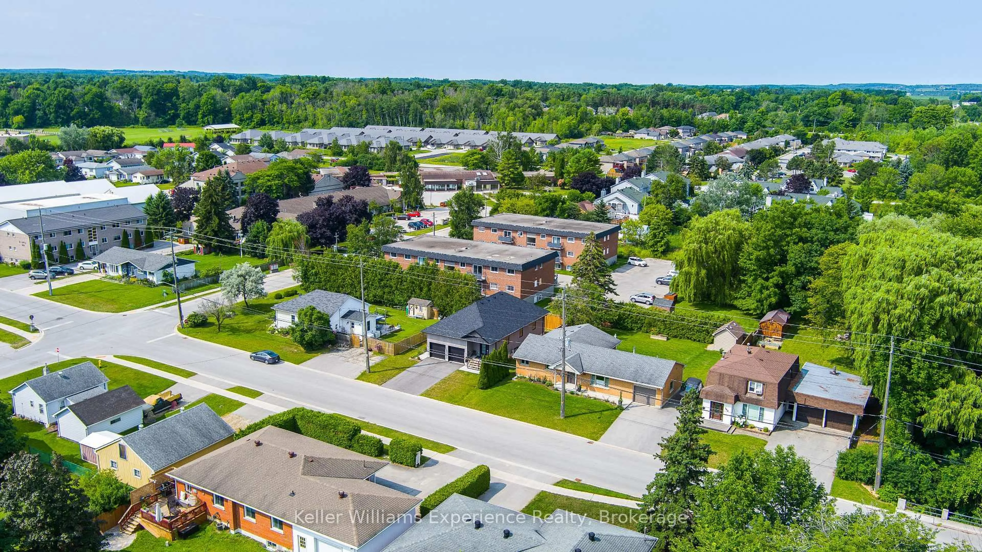 A pic from outside/outdoor area/front of a property/back of a property/a pic from drone, street for 342 Thompson St, Meaford Ontario N4L 1H6