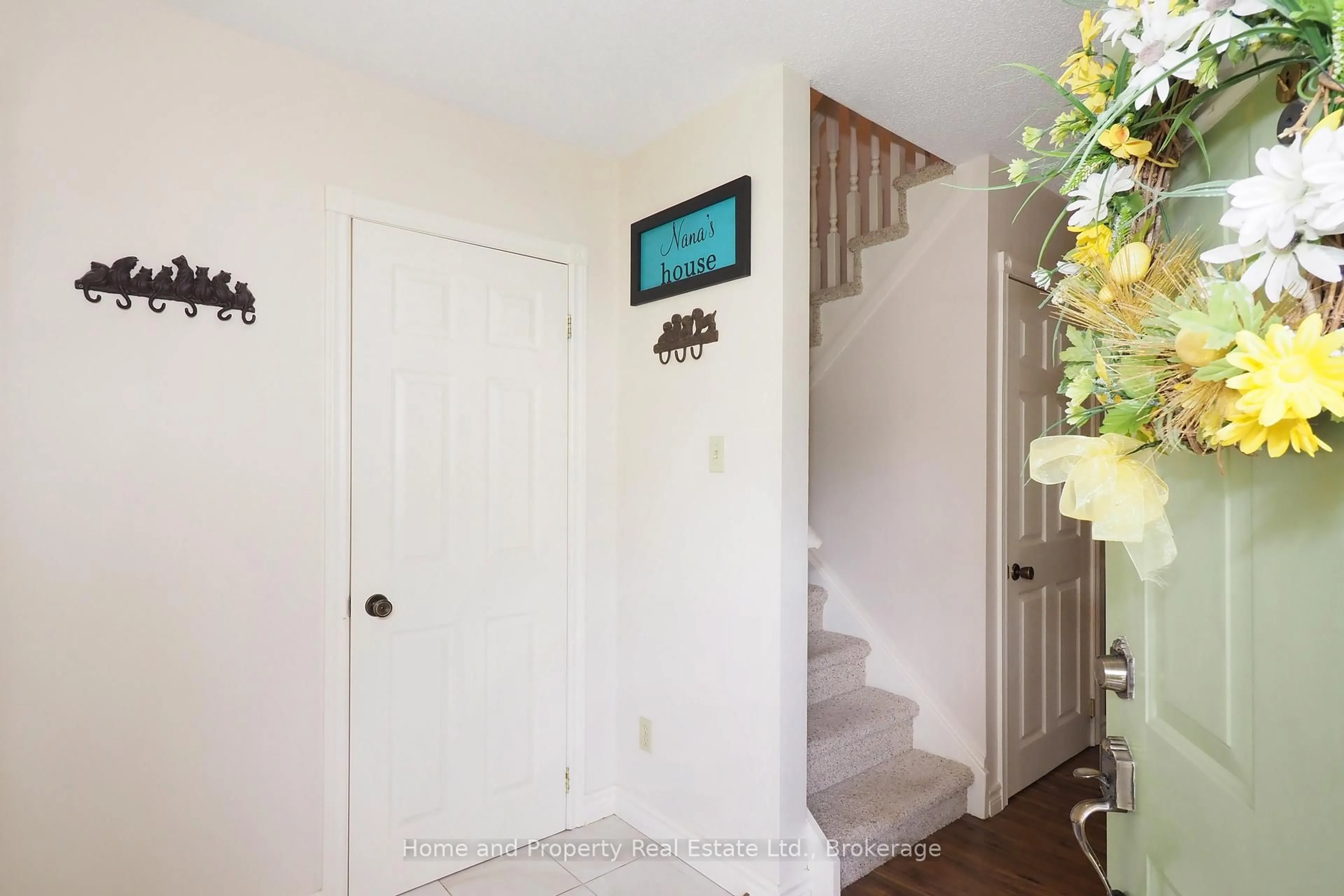 Indoor entryway for 130A Miller Cres, Minto Ontario N0G 2P0