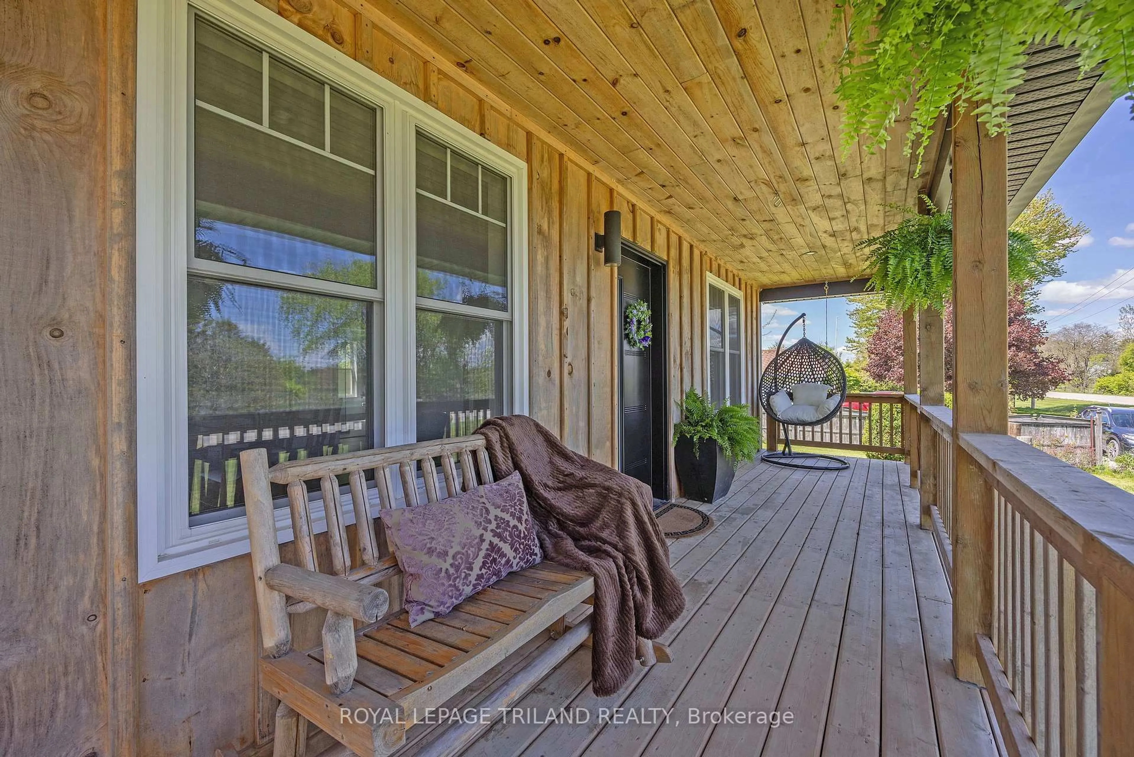 Patio, water/lake/river/ocean view for 45471 Sparta Line, Central Elgin Ontario N5P 3S8