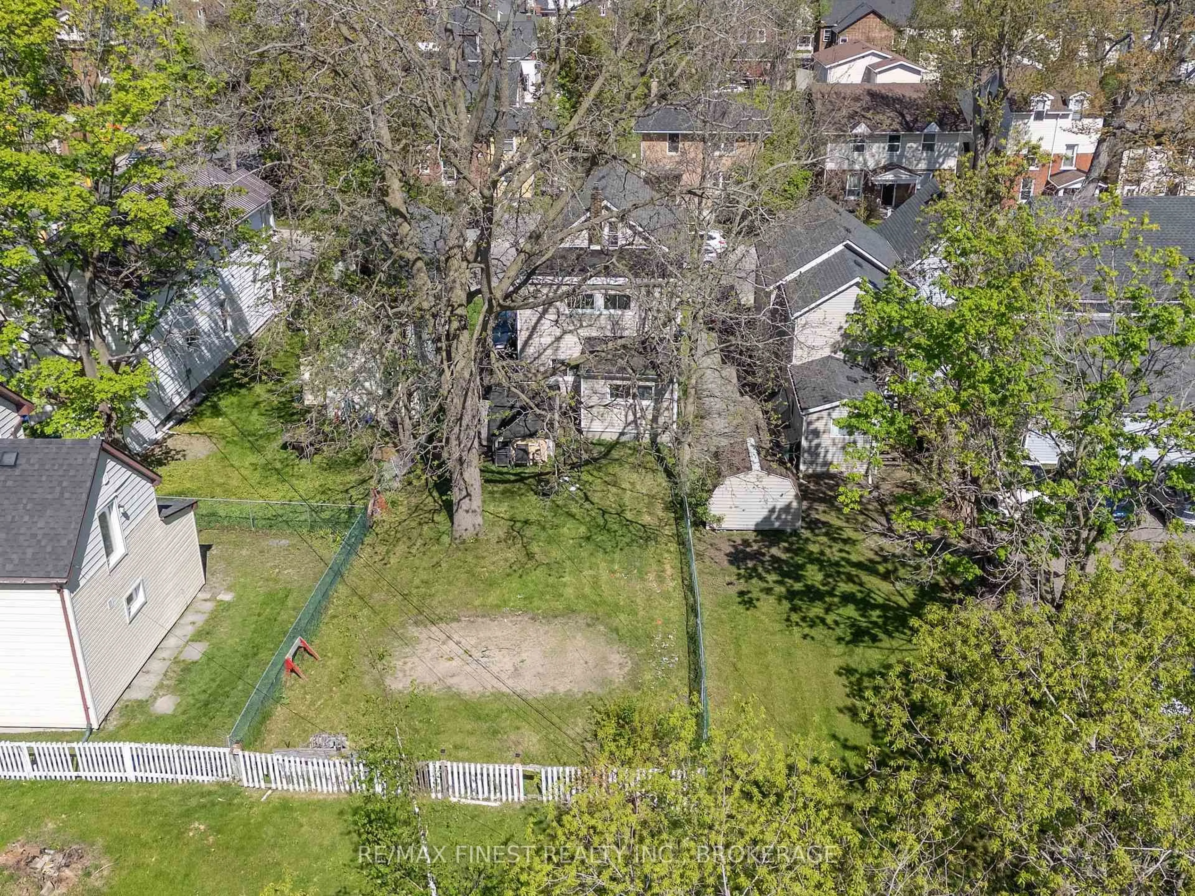 A pic from outside/outdoor area/front of a property/back of a property/a pic from drone, street for 216 Alfred St, Kingston Ontario K7L 3R9