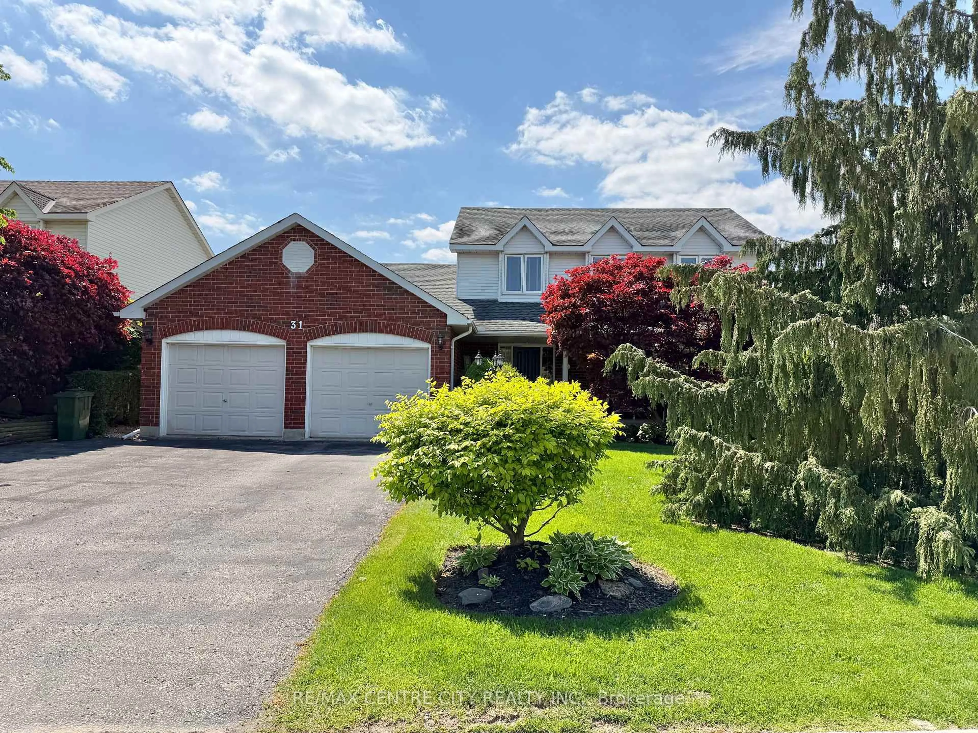 A pic from outside/outdoor area/front of a property/back of a property/a pic from drone, street for 31 Cavanaugh Cres, St. Thomas Ontario N5R 5Y6