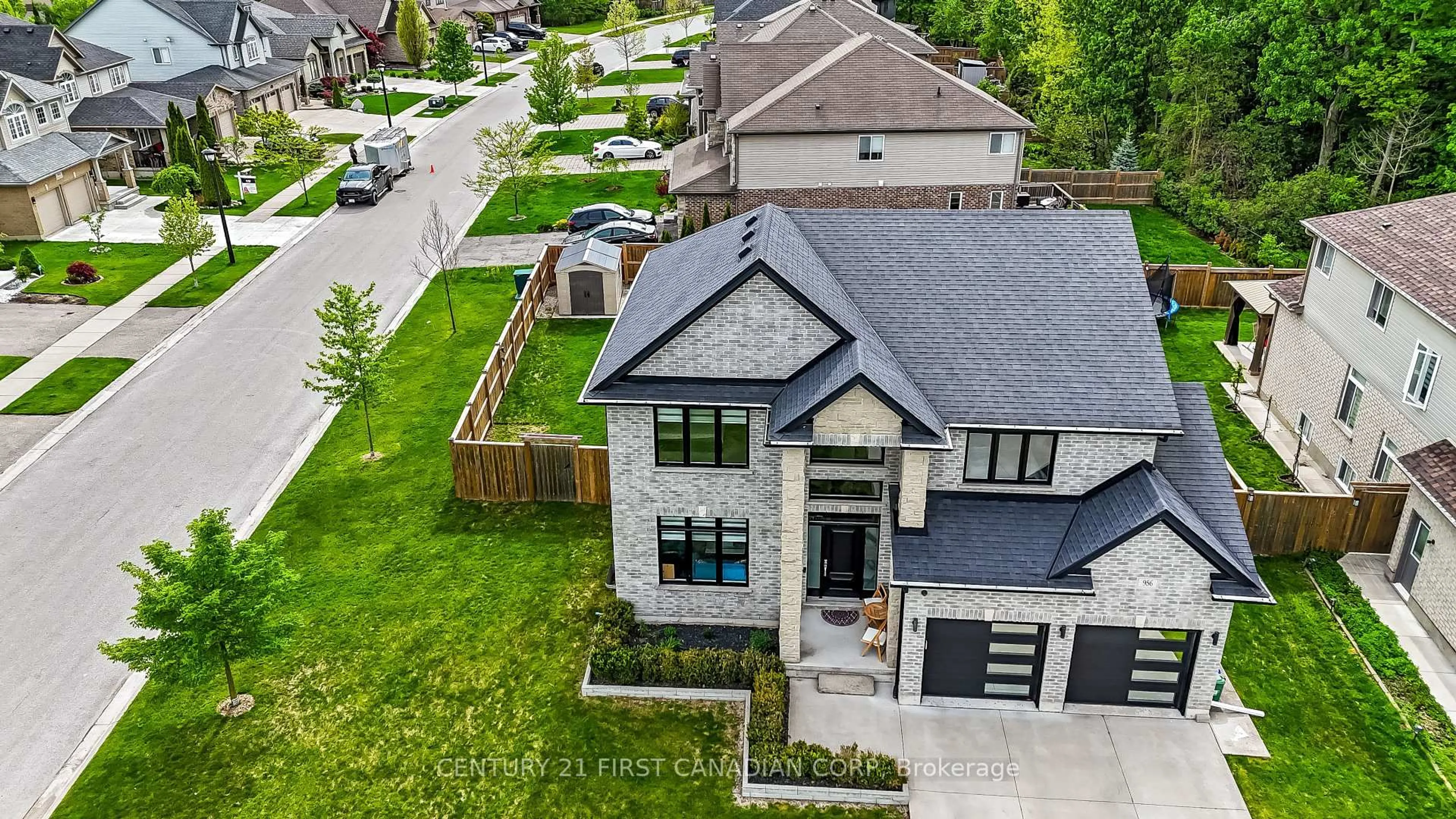 A pic from outside/outdoor area/front of a property/back of a property/a pic from drone, street for 986 Loft Crt, London North Ontario N6G 0J9