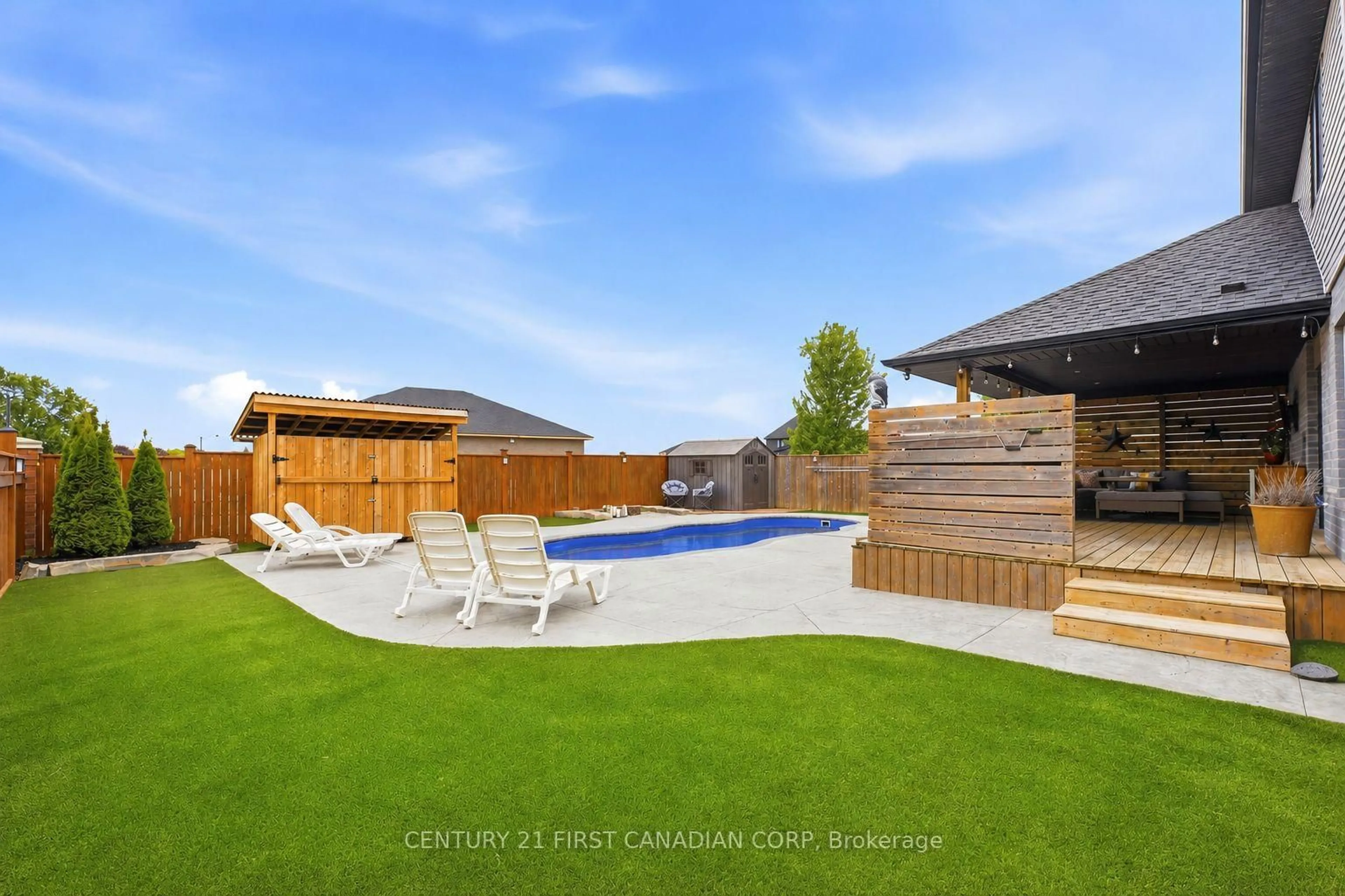 Patio, water/lake/river/ocean view for 12 Glenwood St, St. Thomas Ontario N5R 0G9
