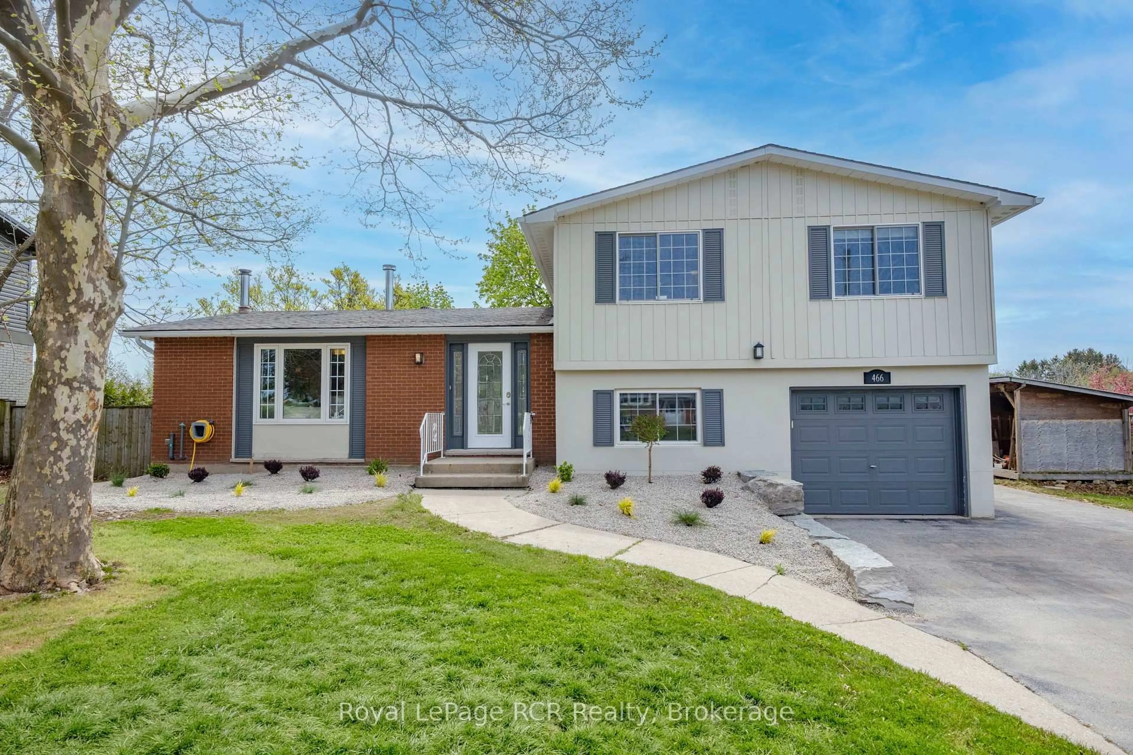 Home with brick exterior material, street for 466 HIGHLAND Dr, Kincardine Ontario N2Z 1W9