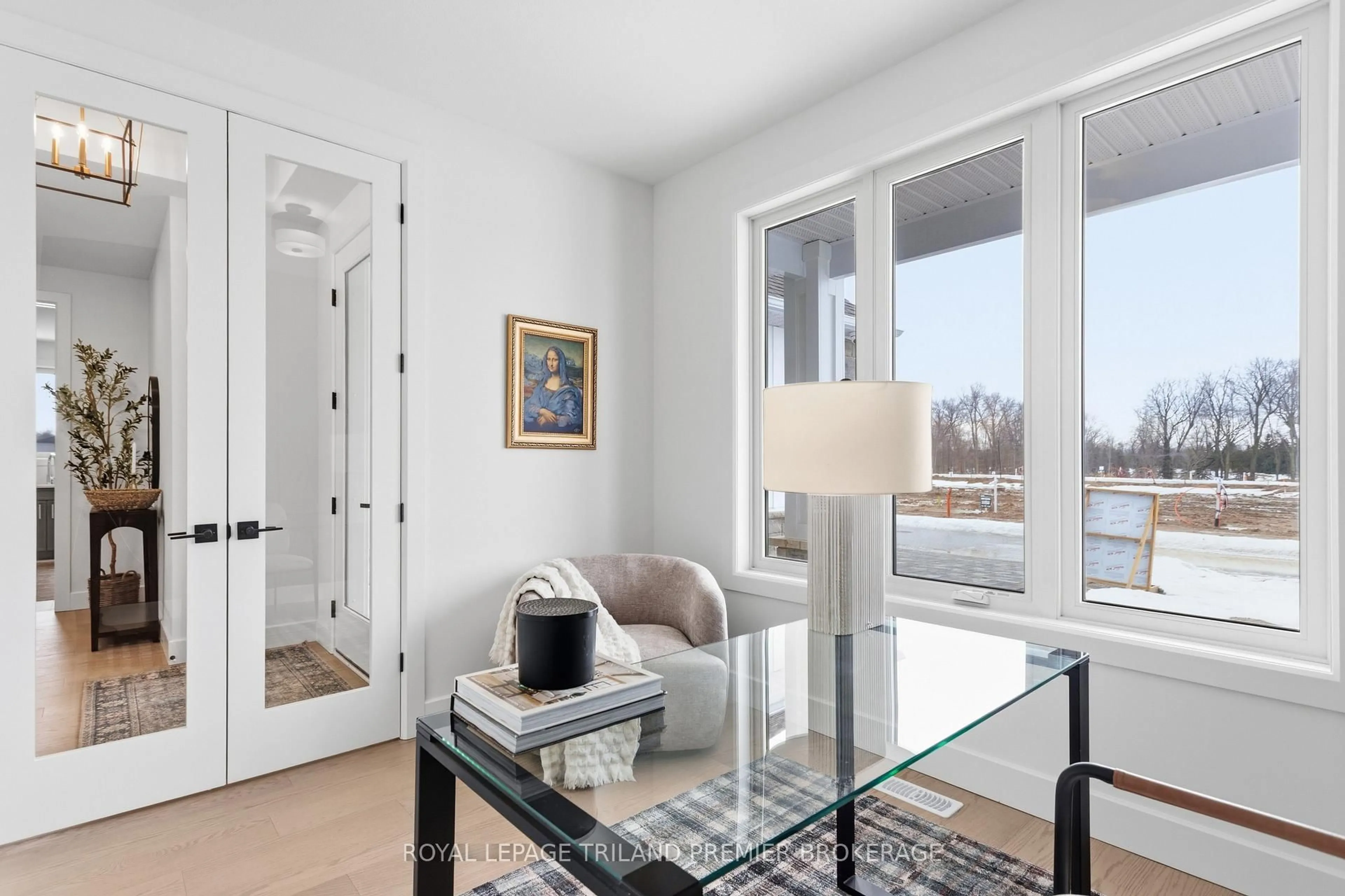 Indoor entryway for 108 DEARING Dr, South Huron Ontario N0M 1T0