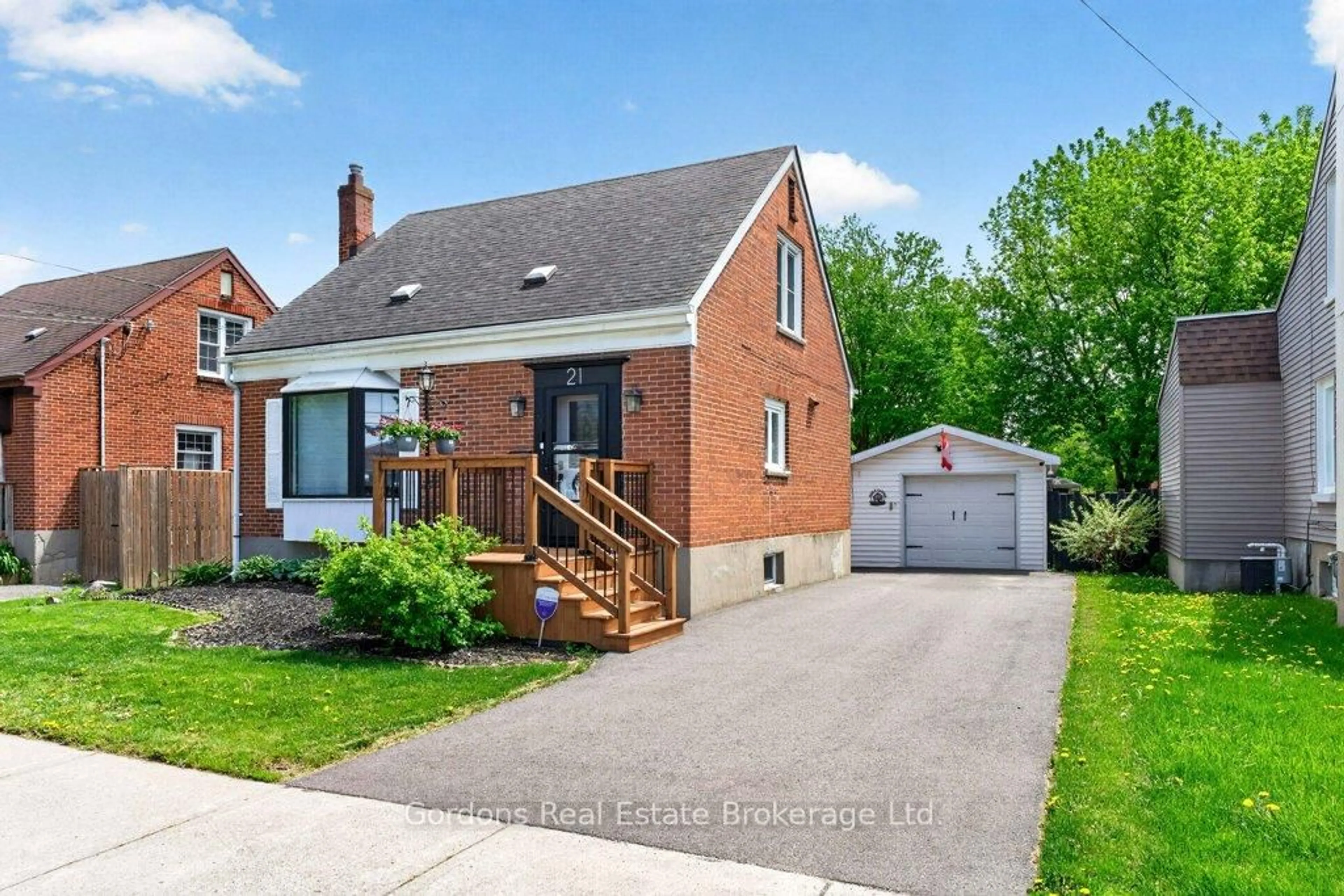 Home with brick exterior material, street for 21 Wellington Cres, Belleville Ontario K8P 1E1