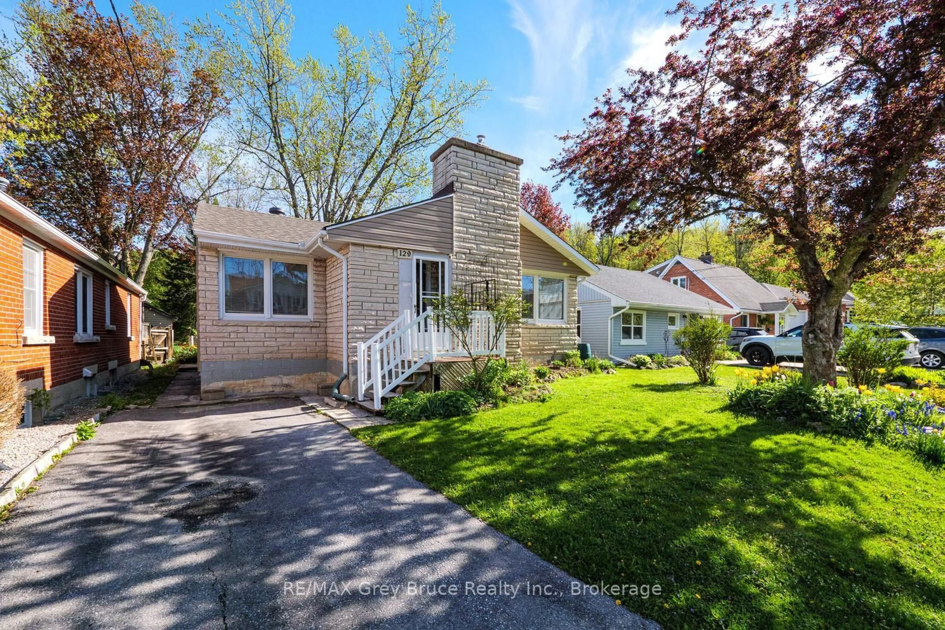 Unknown for 129 3rd A St, Owen Sound Ontario N4K 3J6