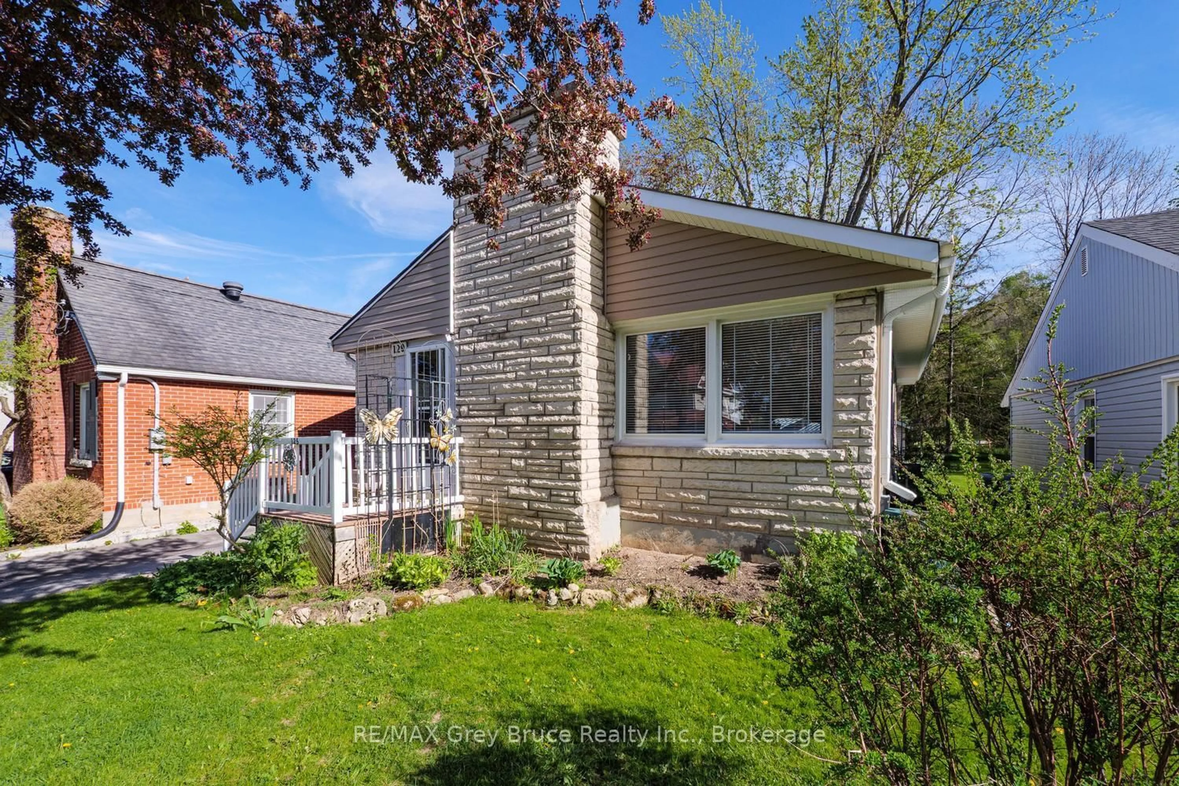 Unknown for 129 3rd A St, Owen Sound Ontario N4K 3J6