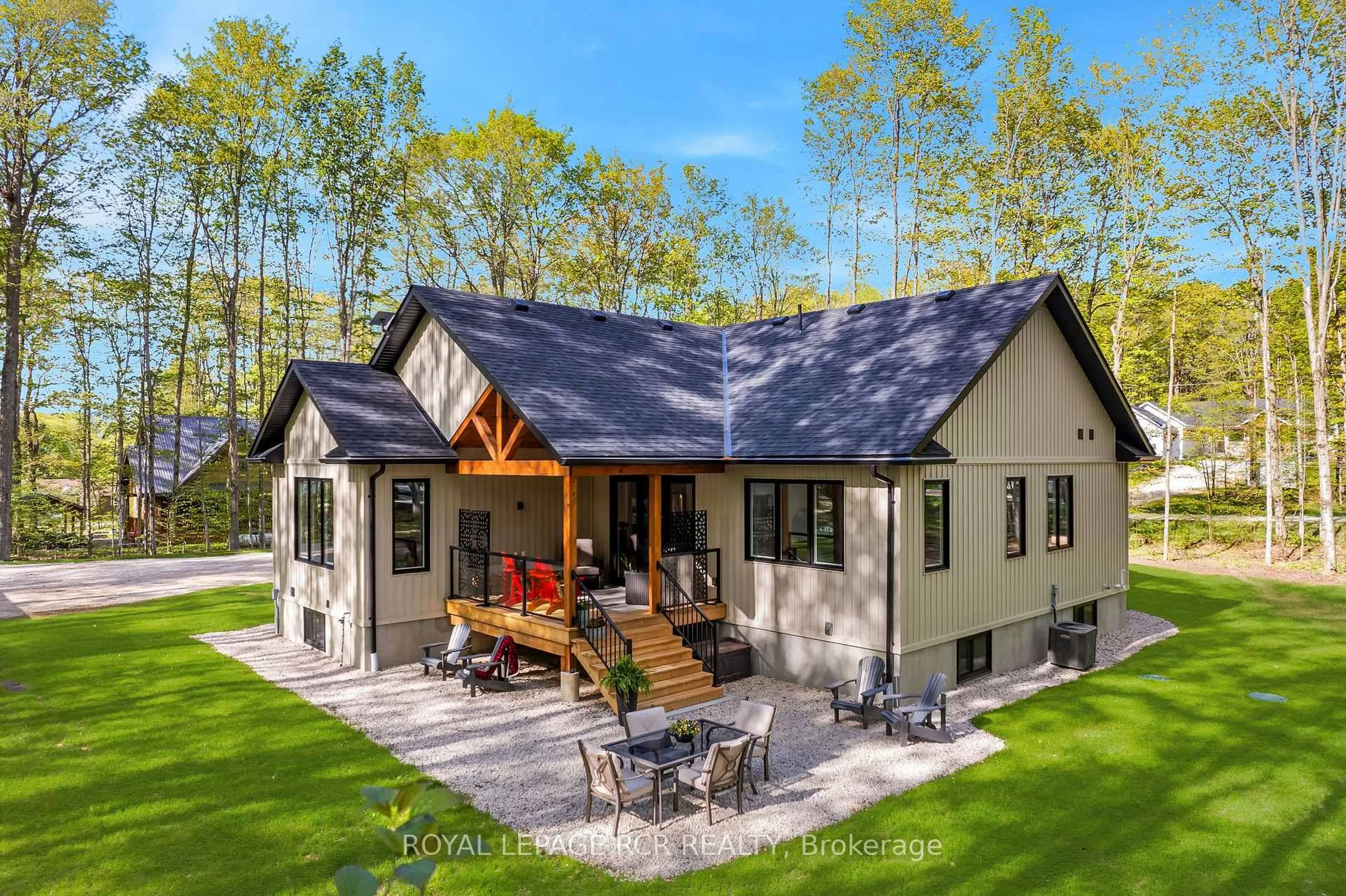 Home with vinyl exterior material, unknown for 110 Beau Lane, Grey Highlands Ontario N0C 1E0