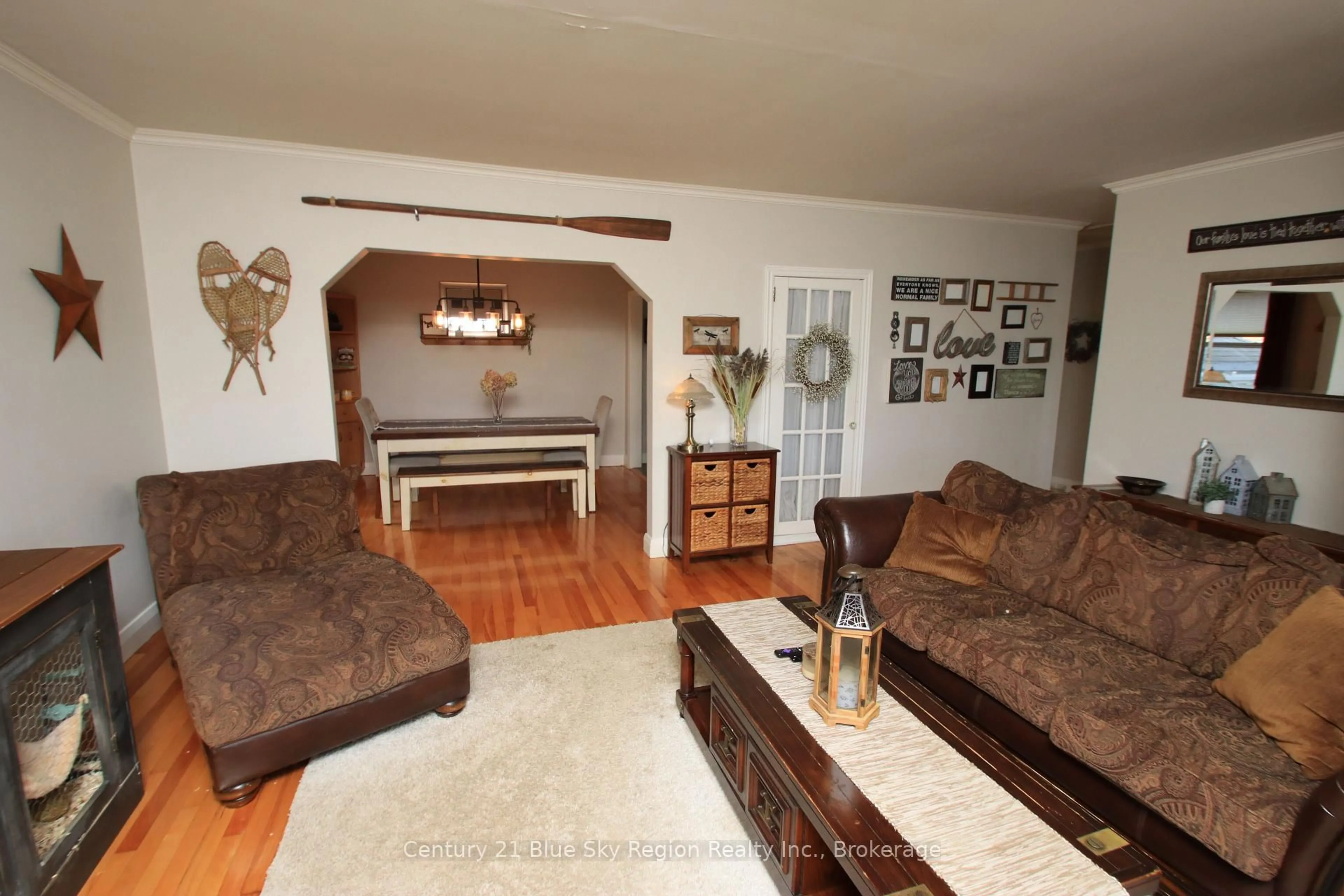 Living room with furniture, unknown for 773 Scollard St, North Bay Ontario P1B 5A3