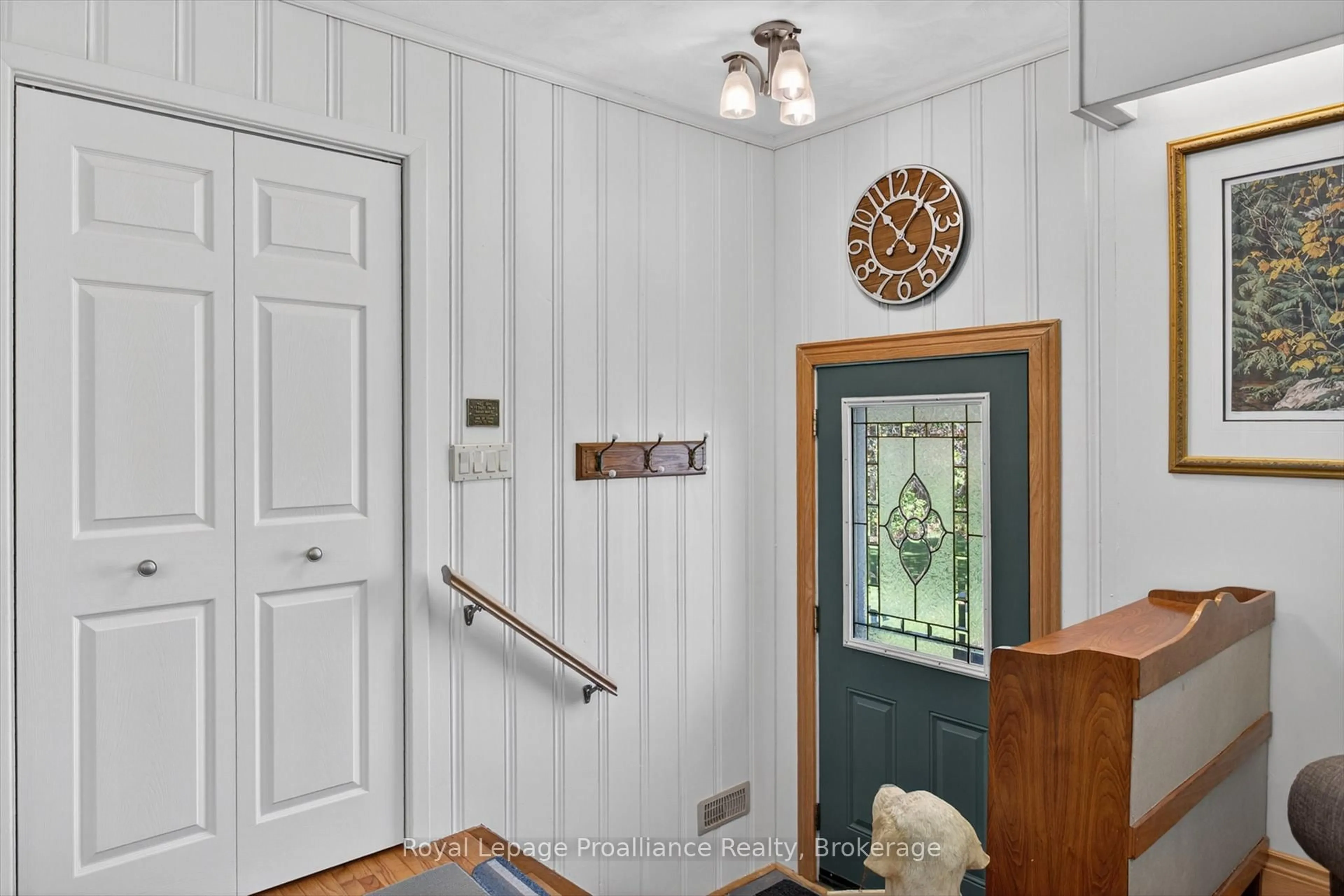 Indoor entryway for 1757 Mount Pleasant Rd, Cavan Monaghan Ontario L0A 1C0