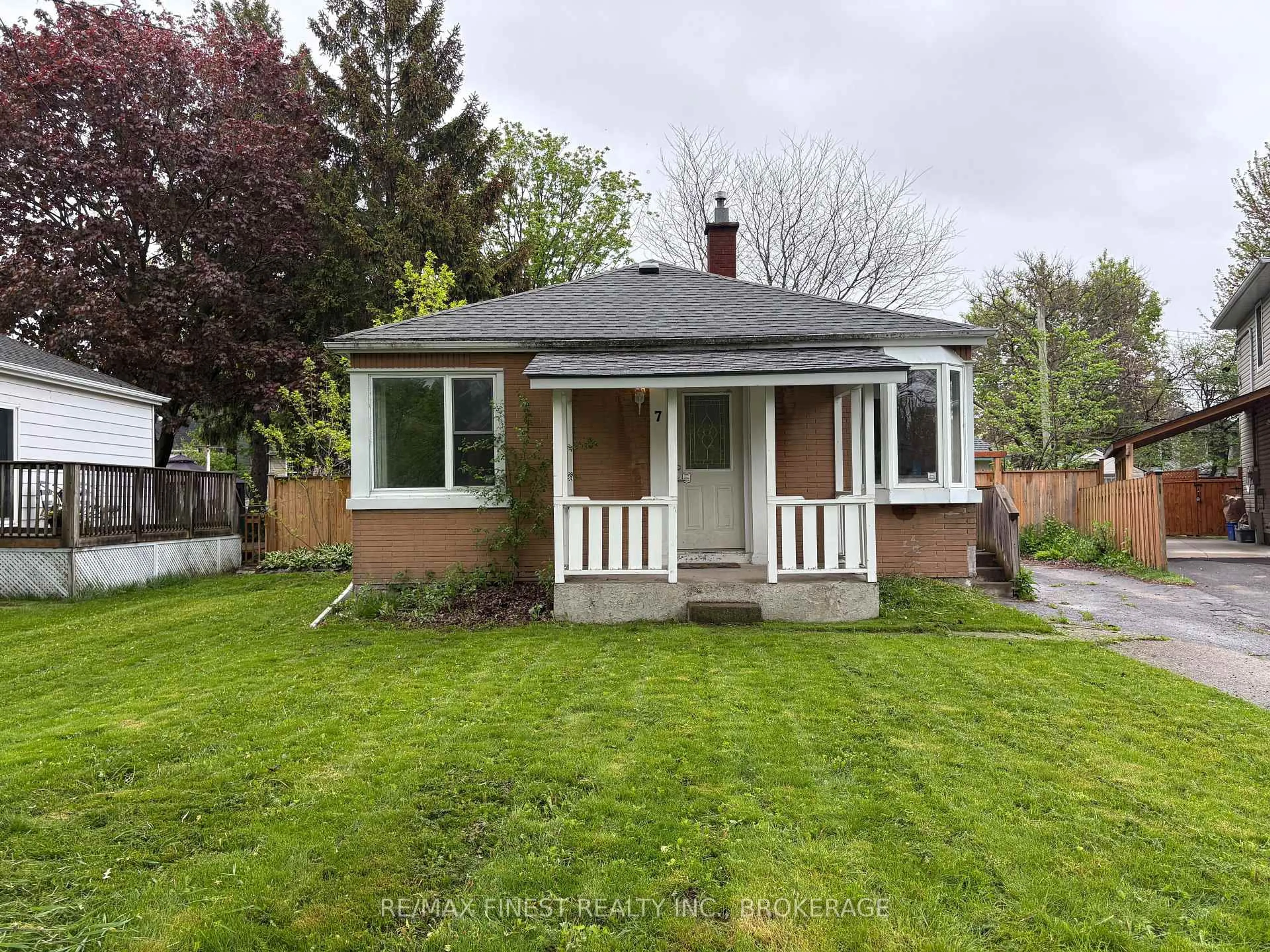 Unknown for 7 Alamein Dr, Kingston Ontario K7L 4R5