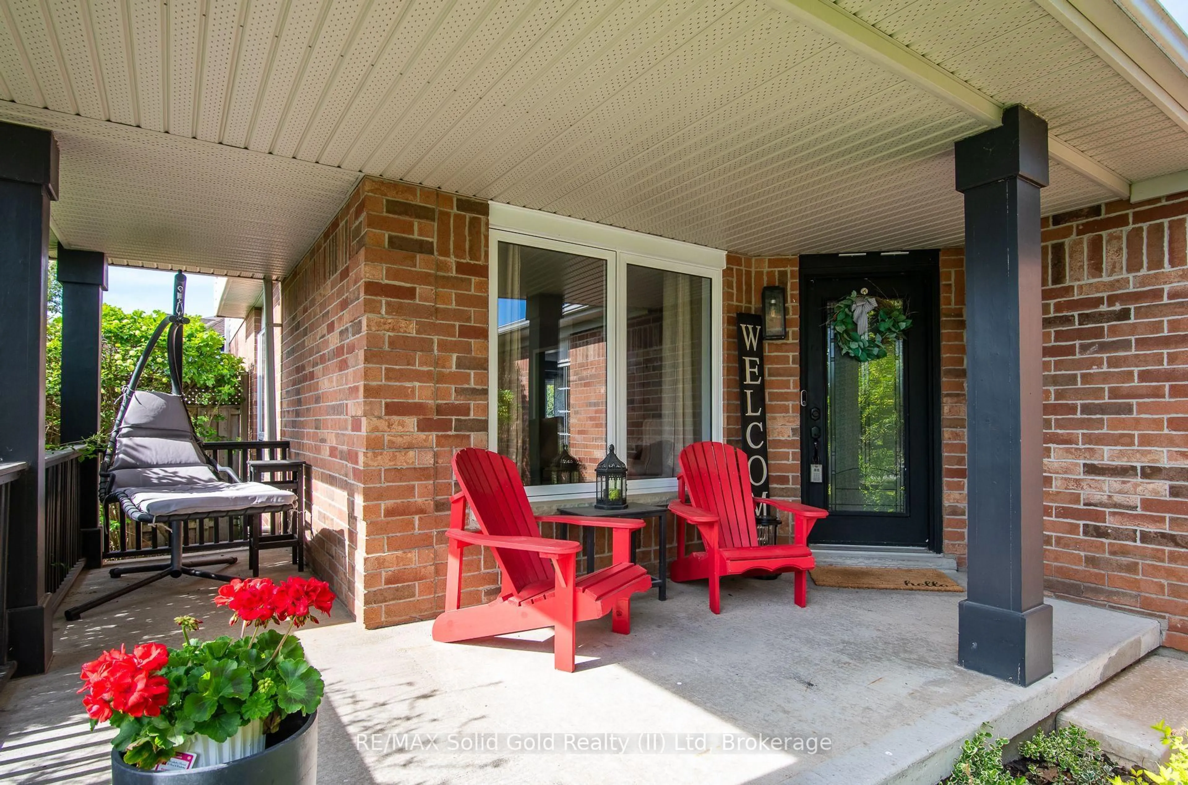 Patio, street for 31 Adler Dr, Cambridge Ontario N3C 4J9