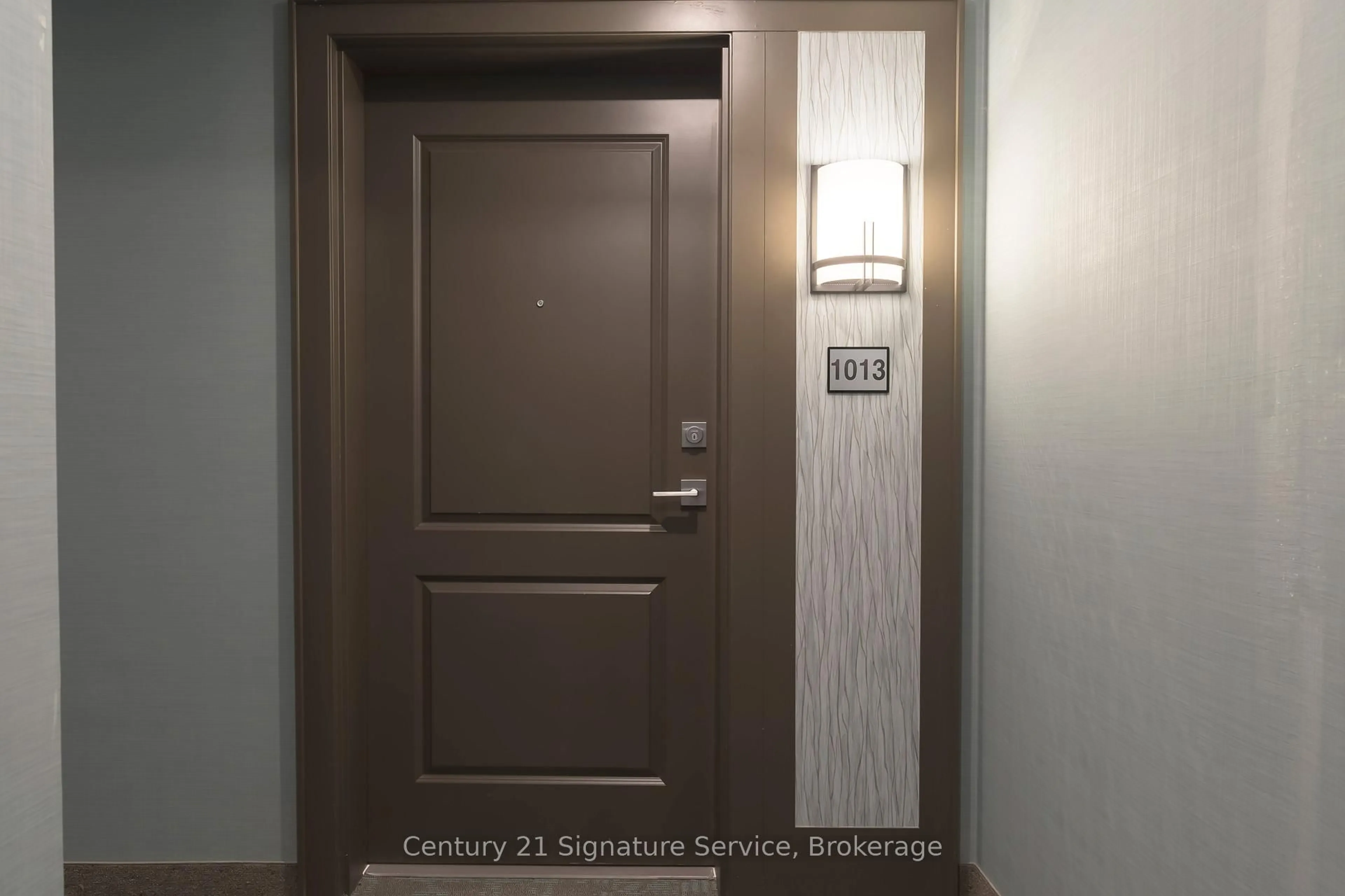 Indoor entryway for 470 Dundas St #1013, Hamilton Ontario L8B 2A6