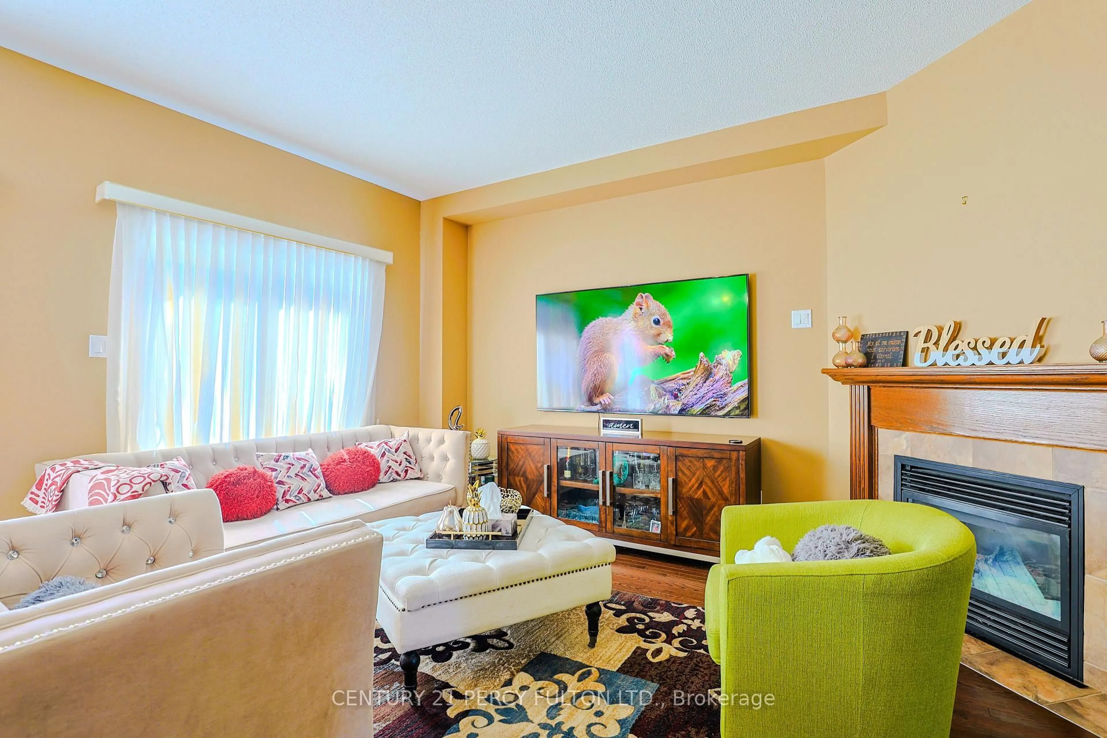Living room with furniture, unknown for 116 Dahlia St, Clarence-Rockland Ontario K4K 0G1