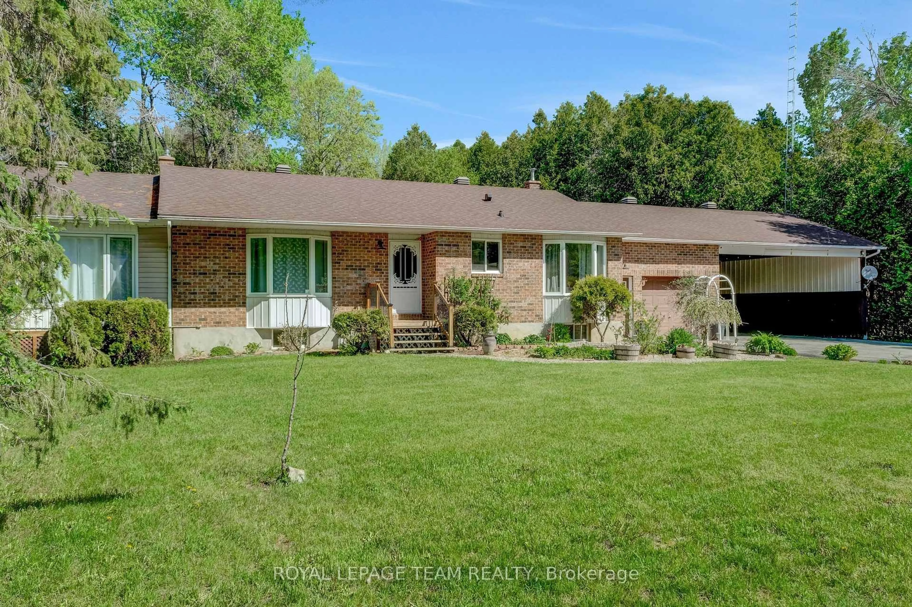 A pic from outside/outdoor area/front of a property/back of a property/a pic from drone, unknown for 13025 Mackenzie Rd, South Dundas Ontario K0C 1H0