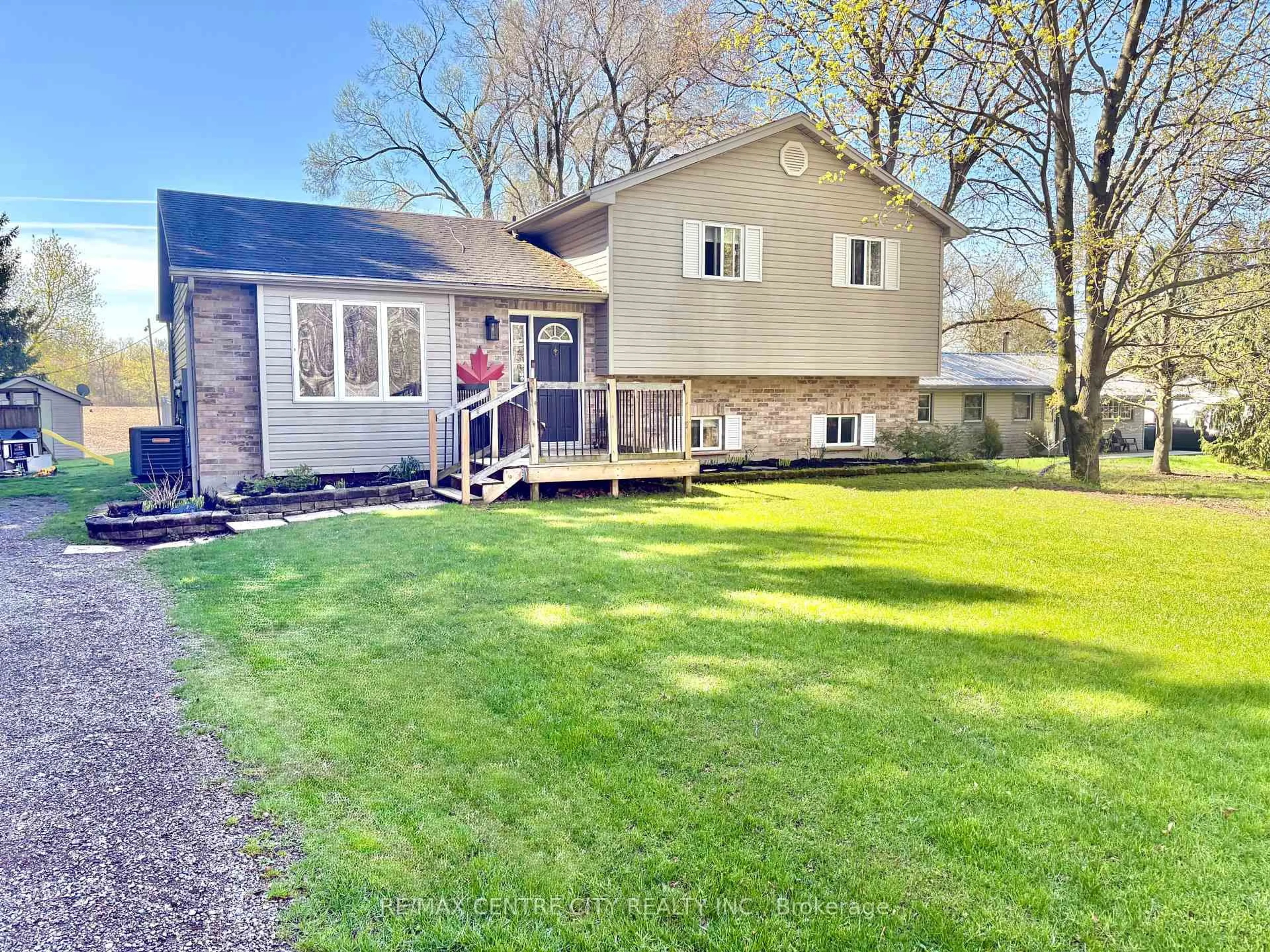 A pic from outside/outdoor area/front of a property/back of a property/a pic from drone, street for 2623 Avon Dr, Malahide Ontario N0L 1B0