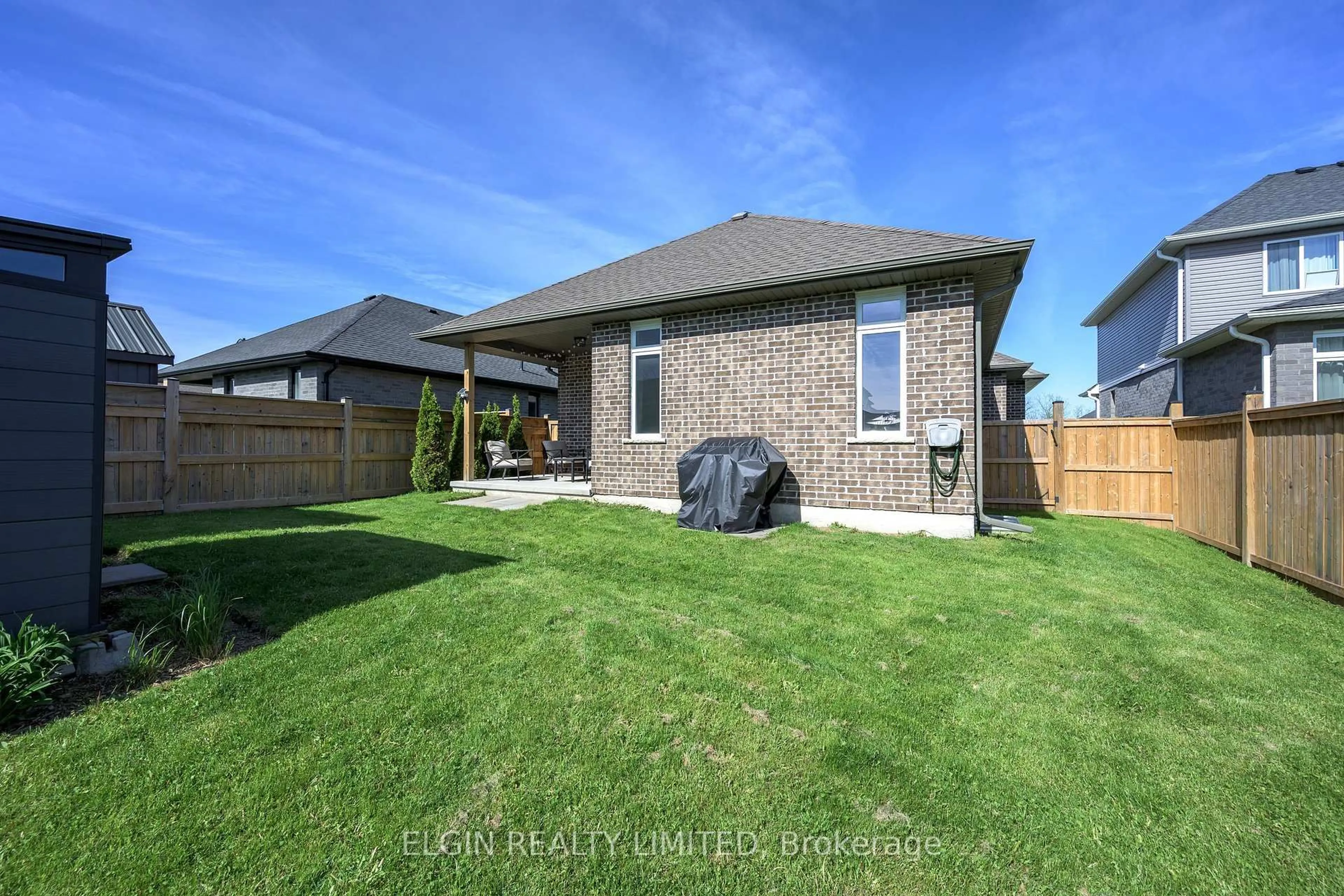Home with brick exterior material, street for 6 Royal Dornoch Dr, St. Thomas Ontario N5R 0E8