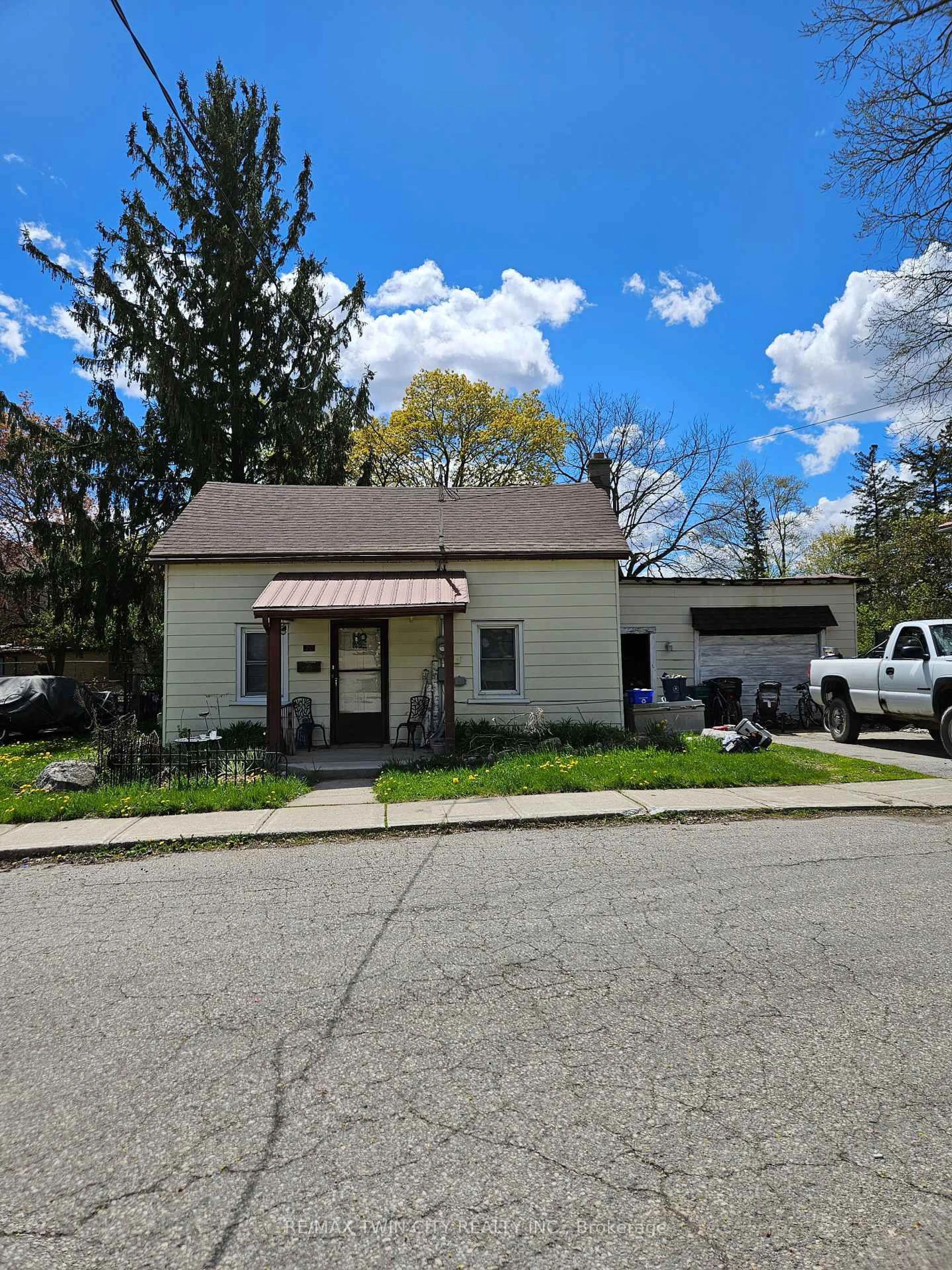 Unknown for 20 Foell St, Wilmot Ontario N3A 2V3