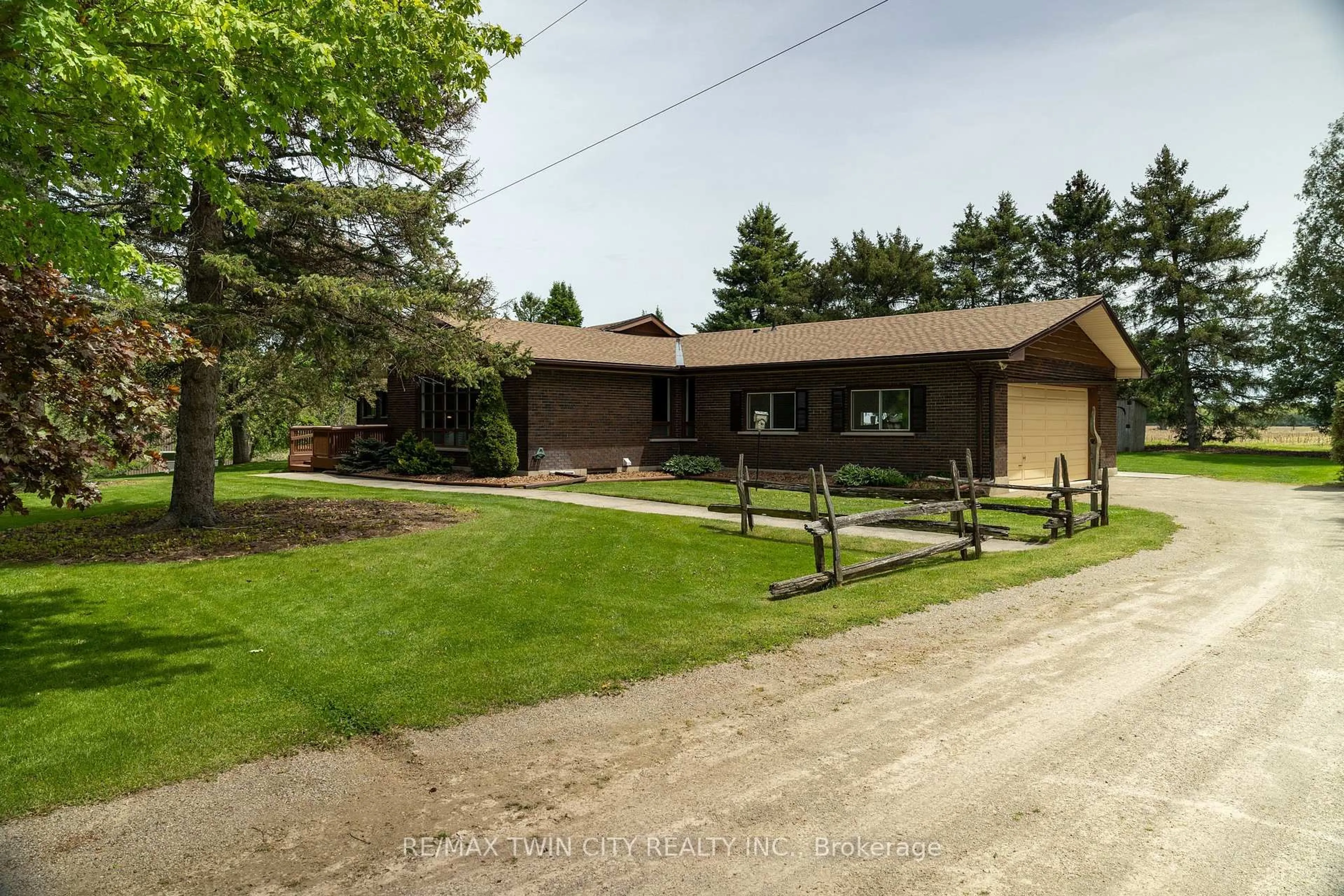 A pic from outside/outdoor area/front of a property/back of a property/a pic from drone, street for 424 GERMAN SCHOOL Rd, Brant Ontario N3L 3E1