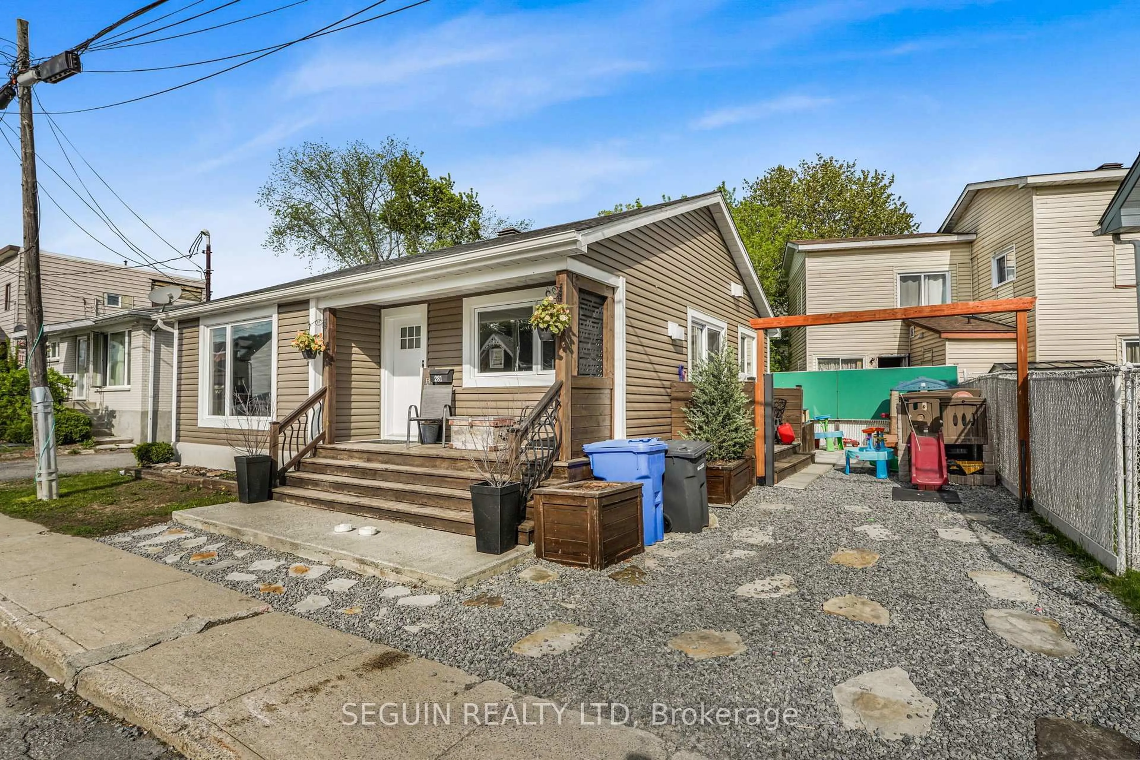 Unknown for 281 Hampden St, Hawkesbury Ontario K6A 1Y4
