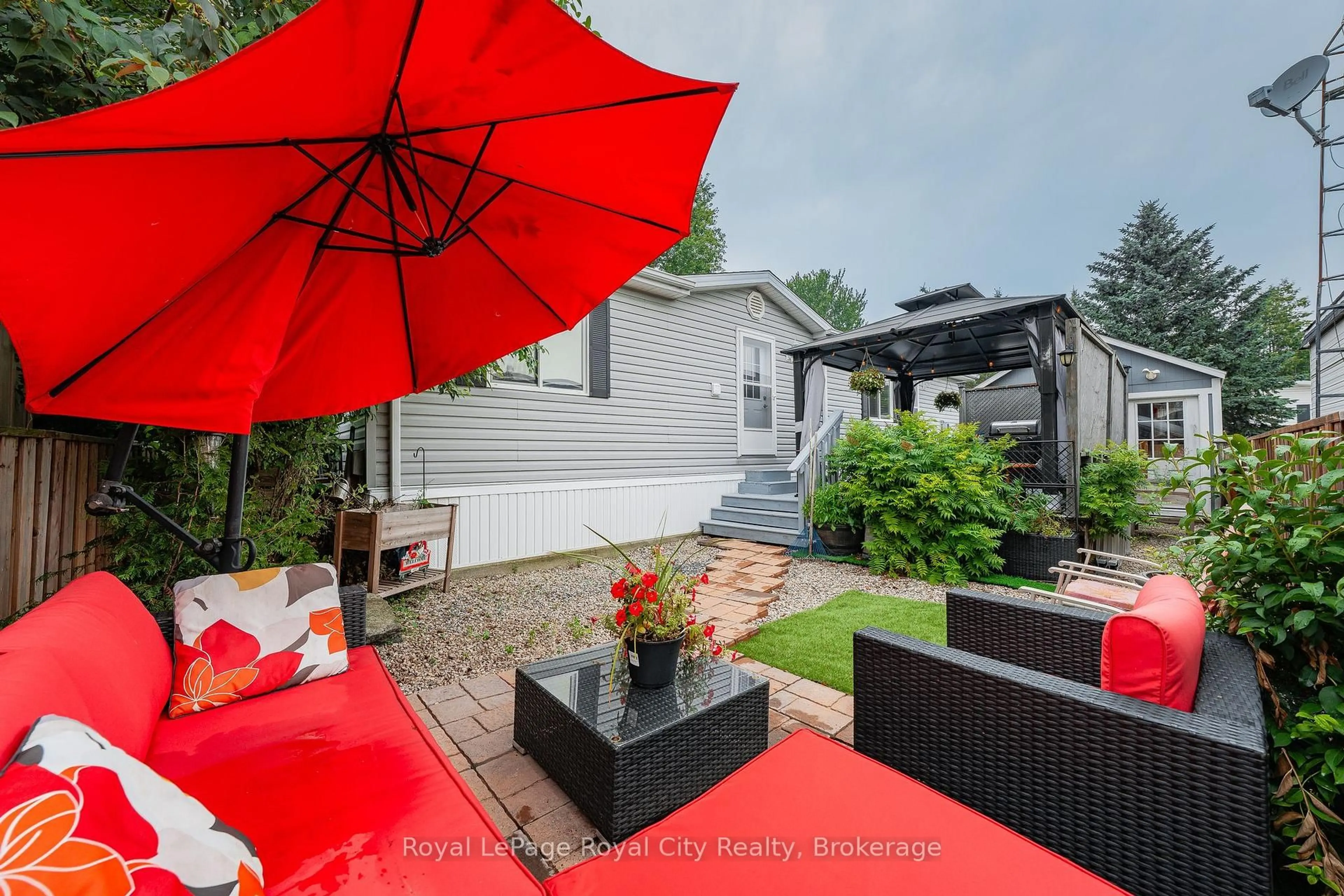 Patio, street for 6 Water St, Puslinch Ontario N1H 6H9
