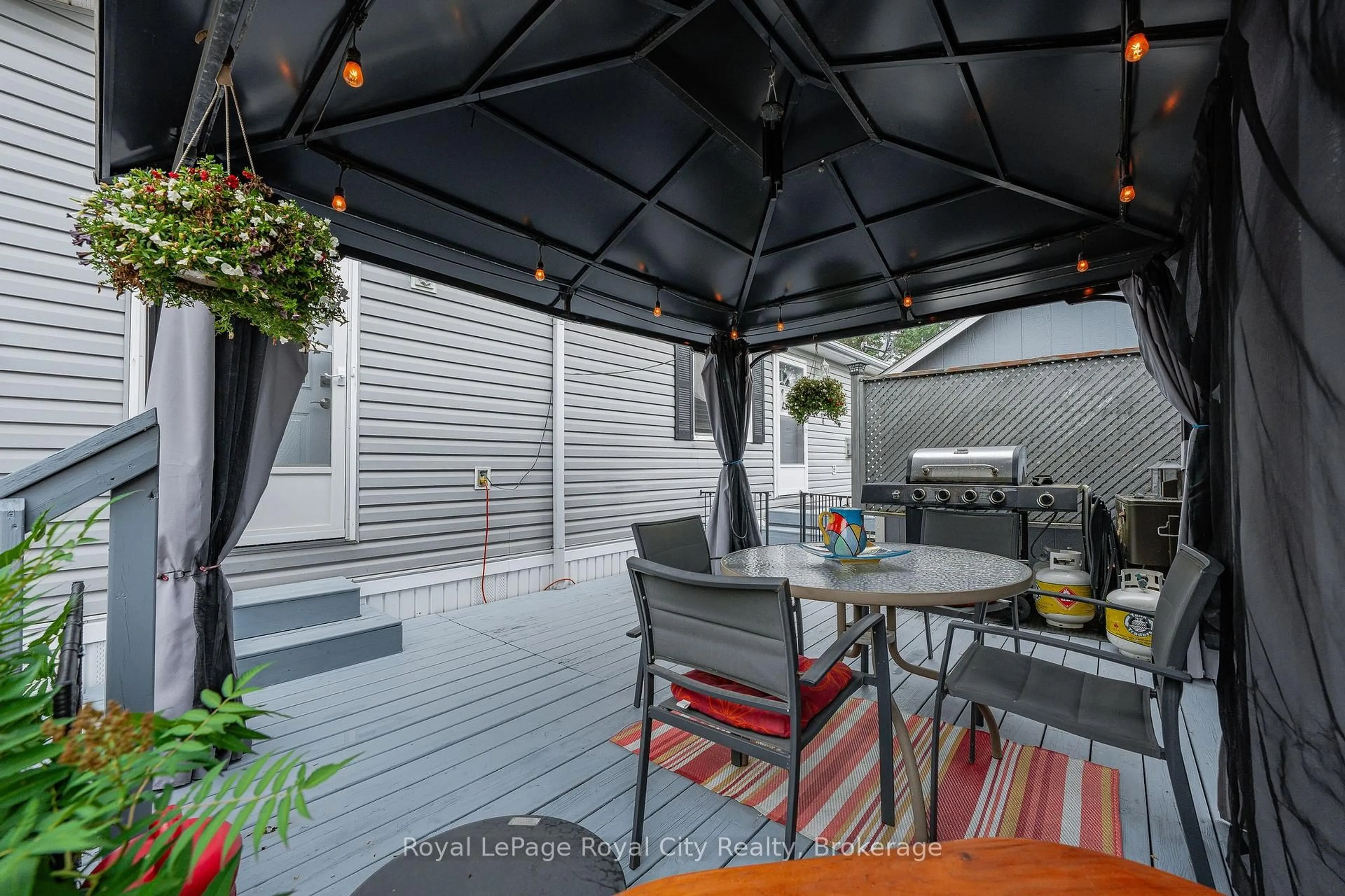 Patio, street for 6 Water St, Puslinch Ontario N1H 6H9