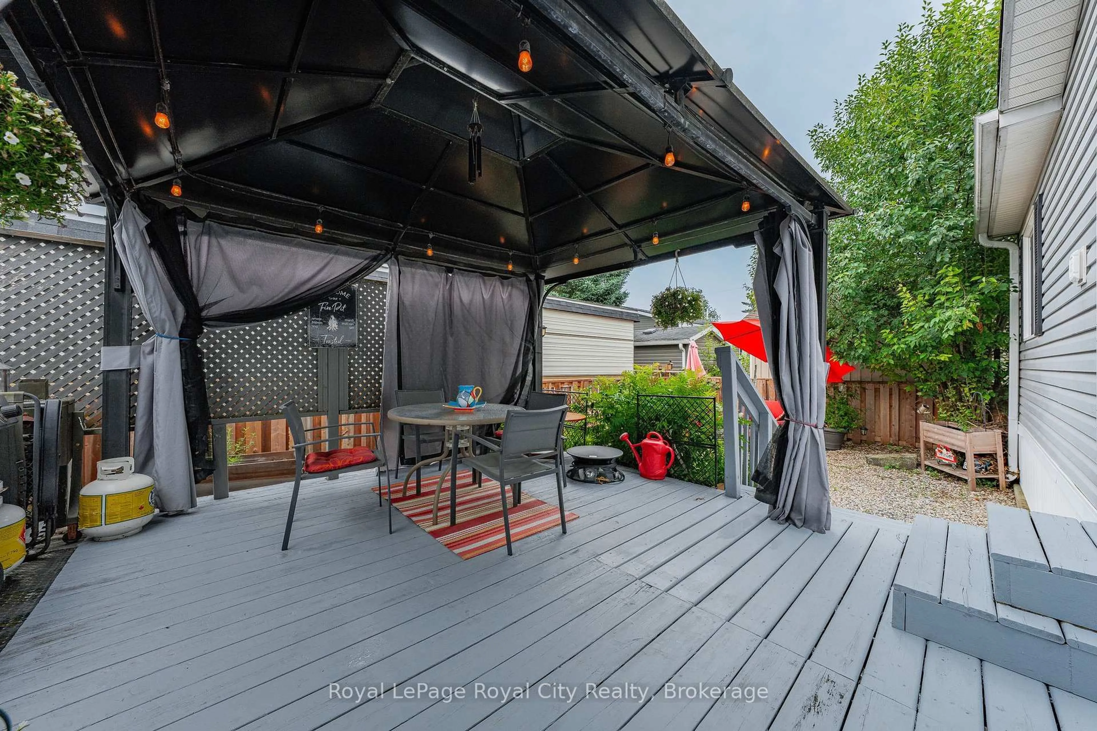 Patio, street for 6 Water St, Puslinch Ontario N1H 6H9