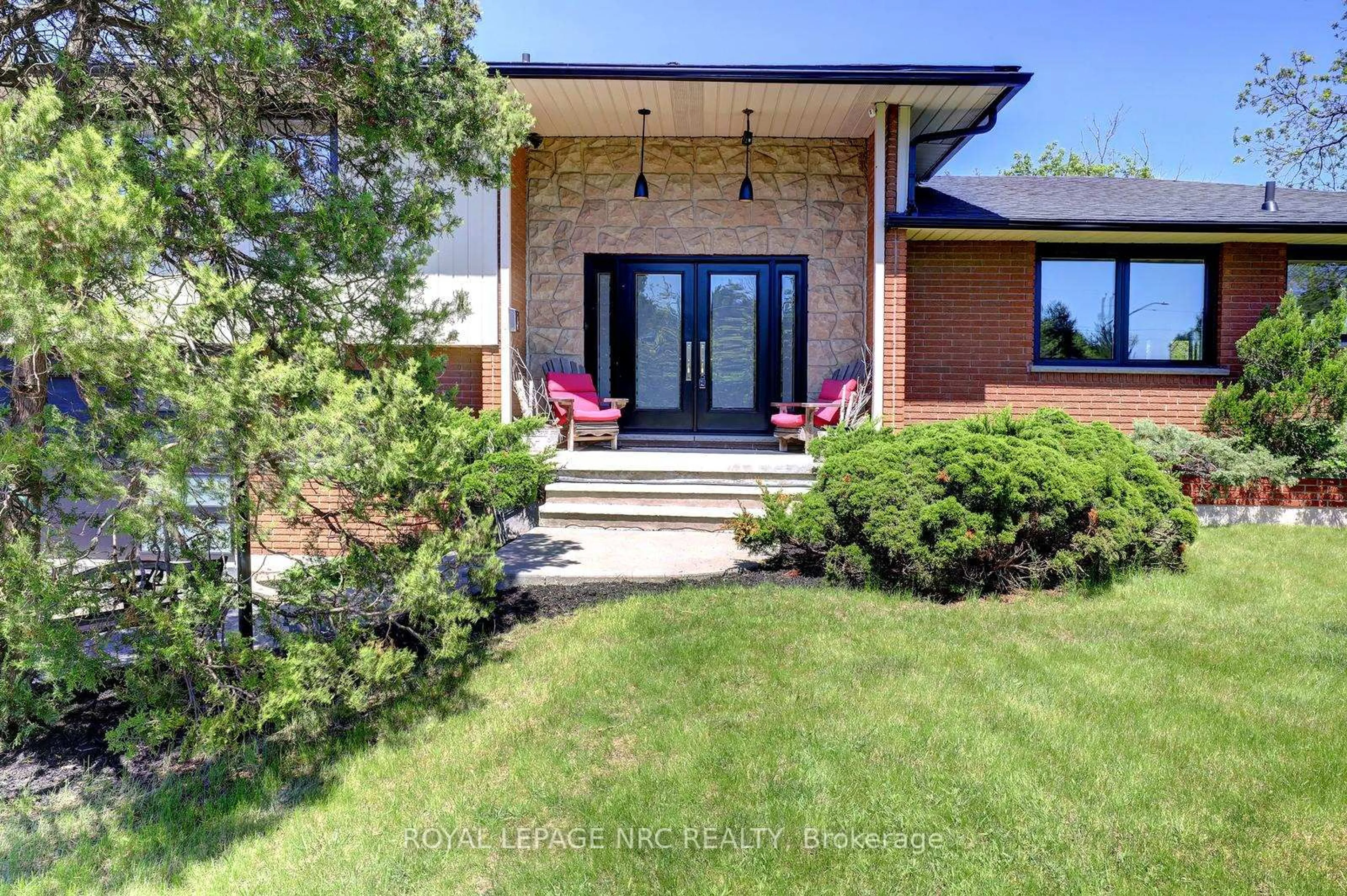 Home with brick exterior material, street for 44 Fifty Rd, Hamilton Ontario L8J 2X6